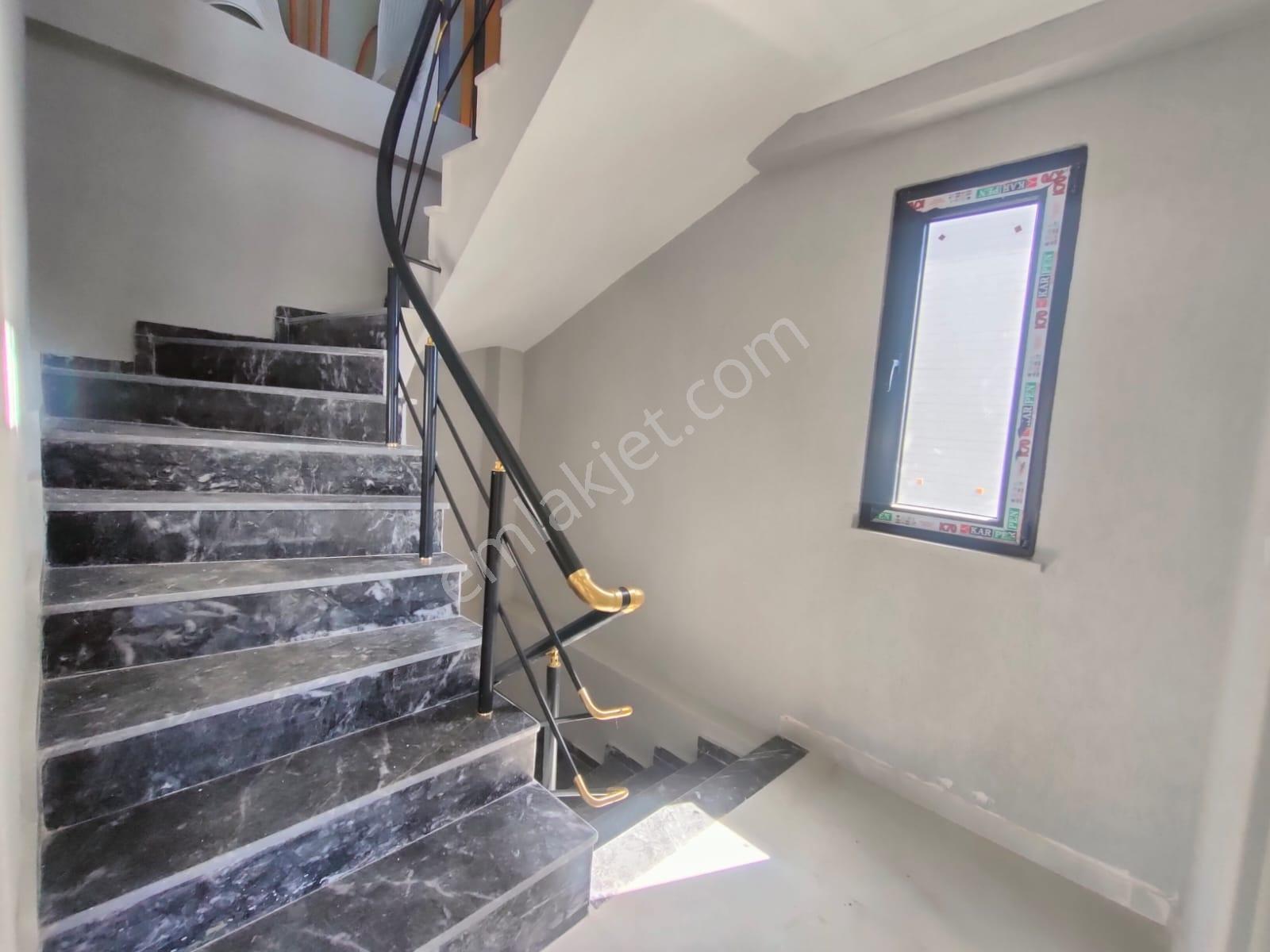 Kartallar'dan Köşebaşı Müstakil Bahçeli Deniz Manz. Yazlık Villa - Görsel 12