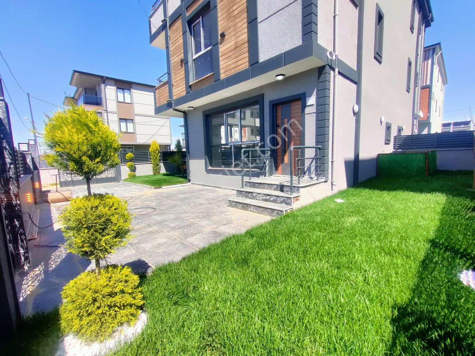 Kartallar'dan Köşebaşı Müstakil Bahçeli Deniz Manz. Yazlık Villa - Görsel 2