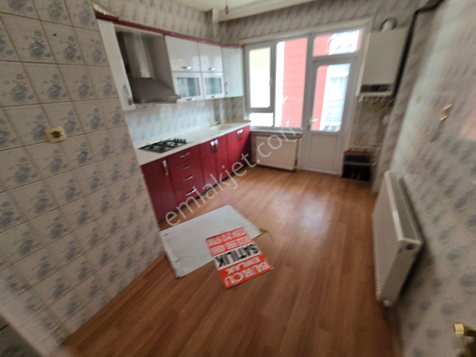 Medrese Mahallesinde Ara Kat 3+1 Satılık Daire***burcu Emlaktan
