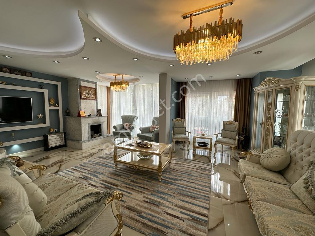 Üstünkent'ten Mezitli Çamlıcada Müstakil Arsalı Fourleks Villa - Görsel 9