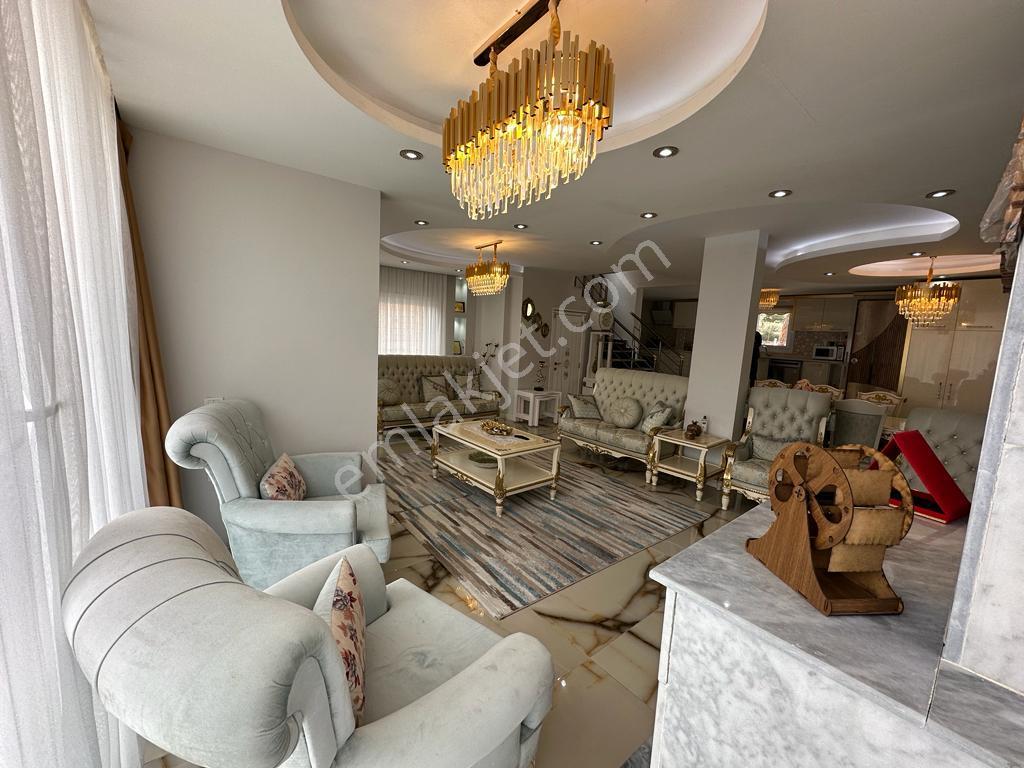 Üstünkent'ten Mezitli Çamlıcada Müstakil Arsalı Fourleks Villa - Görsel 8