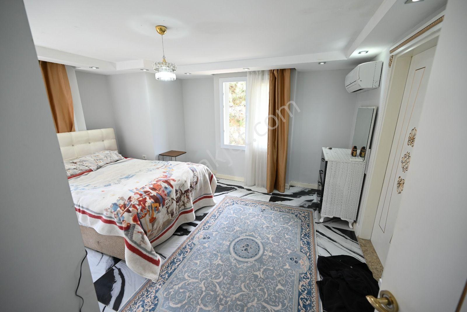 Üstünkent'ten Mezitli Çamlıcada Müstakil Arsalı Fourleks Villa - Görsel 44