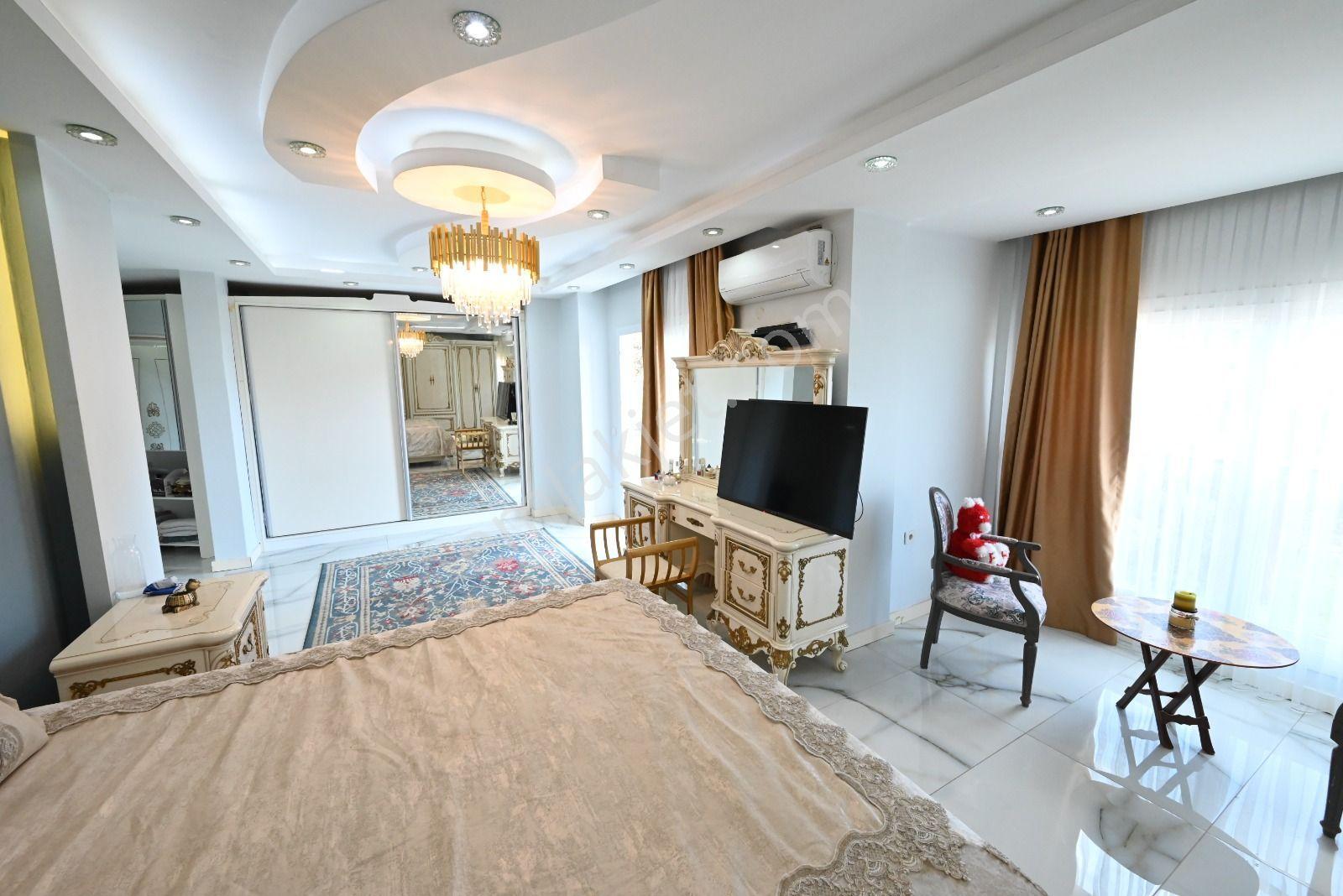 Üstünkent'ten Mezitli Çamlıcada Müstakil Arsalı Fourleks Villa - Görsel 39