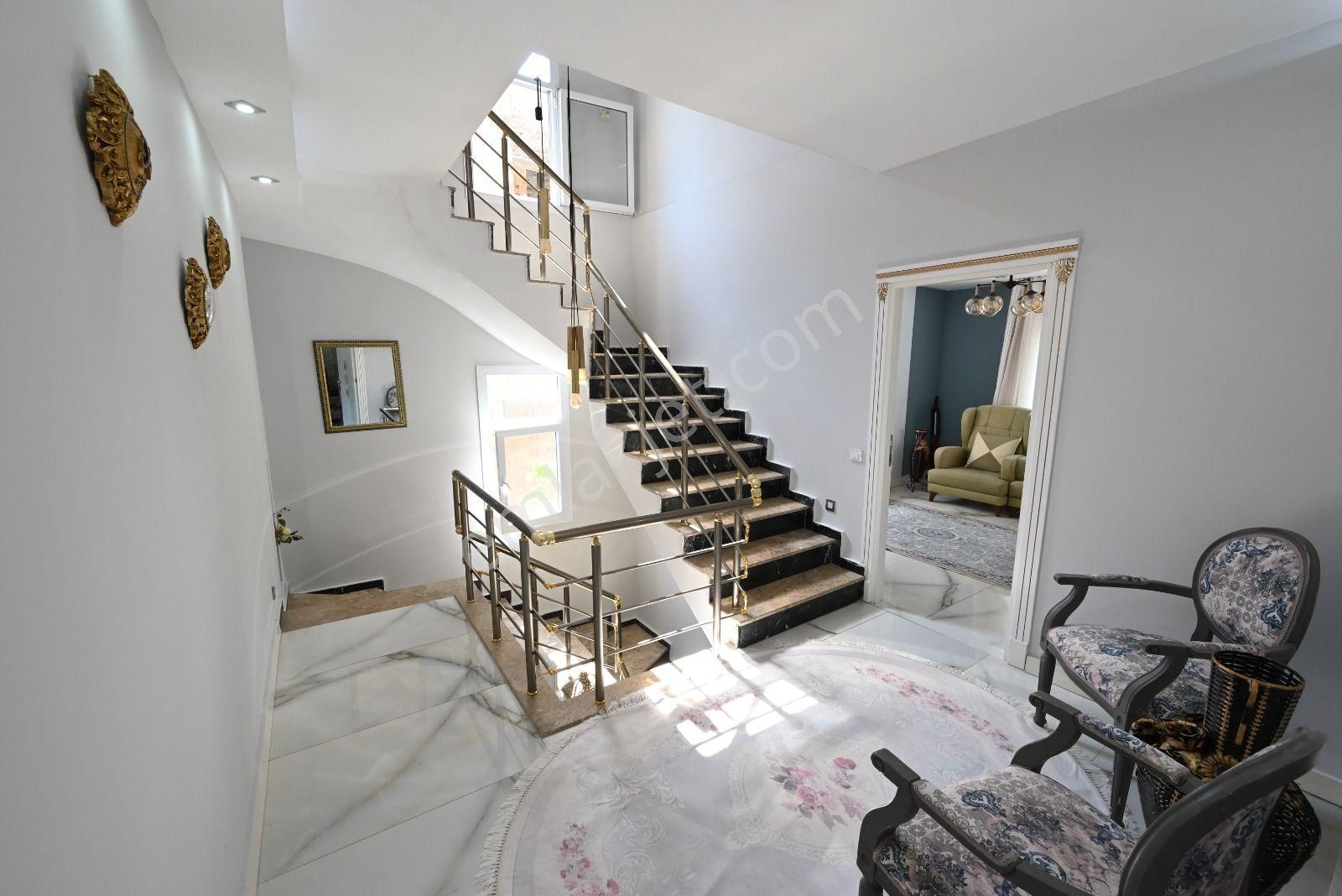 Üstünkent'ten Mezitli Çamlıcada Müstakil Arsalı Fourleks Villa - Görsel 30