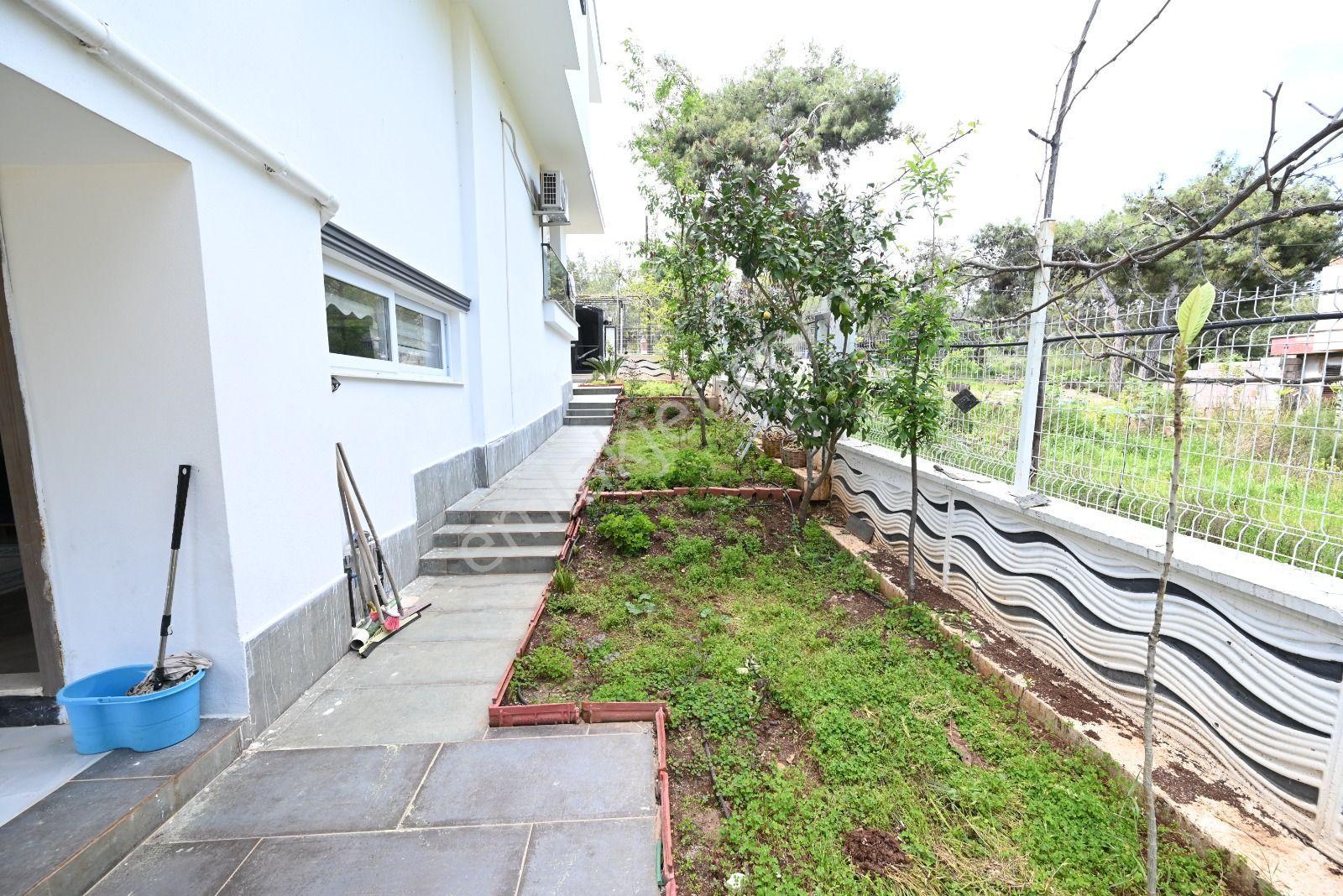 Üstünkent'ten Mezitli Çamlıcada Müstakil Arsalı Fourleks Villa - Görsel 3