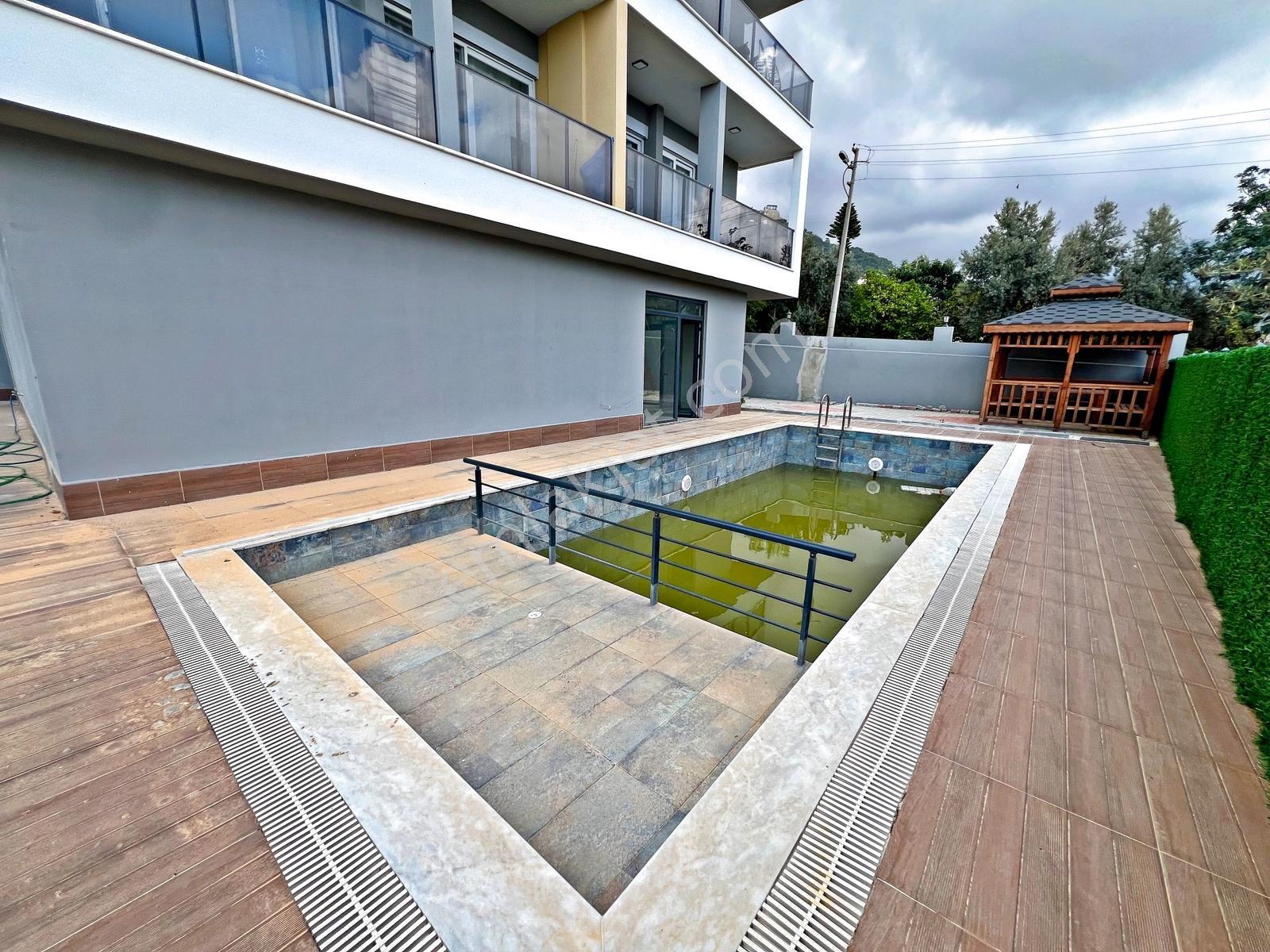 Alanya Çıplaklıda Satılık 4+1 Site İçi Havuzlu Dubleks Daire - Görsel 35