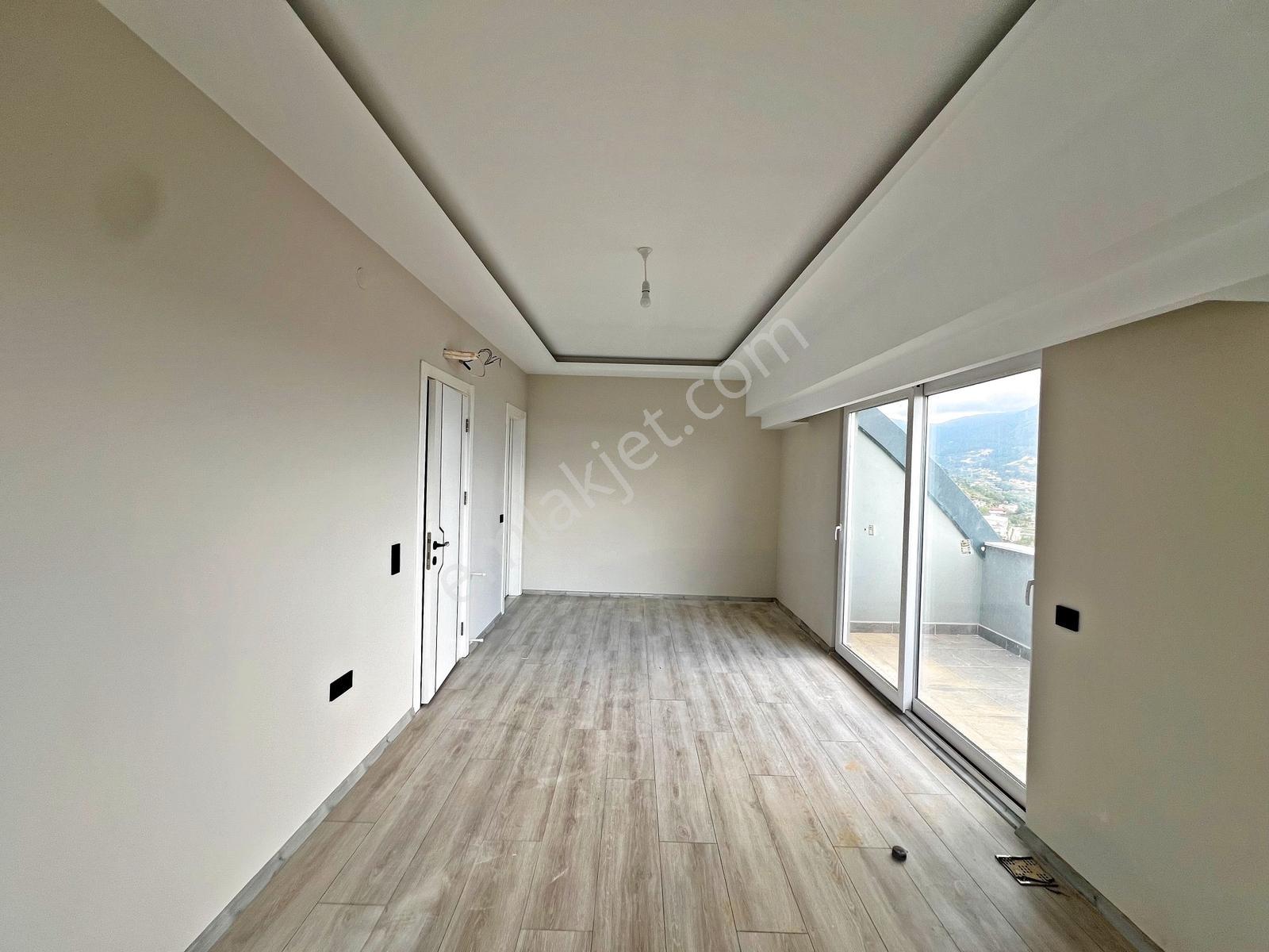 Alanya Çıplaklıda Satılık 4+1 Site İçi Havuzlu Dubleks Daire - Görsel 27