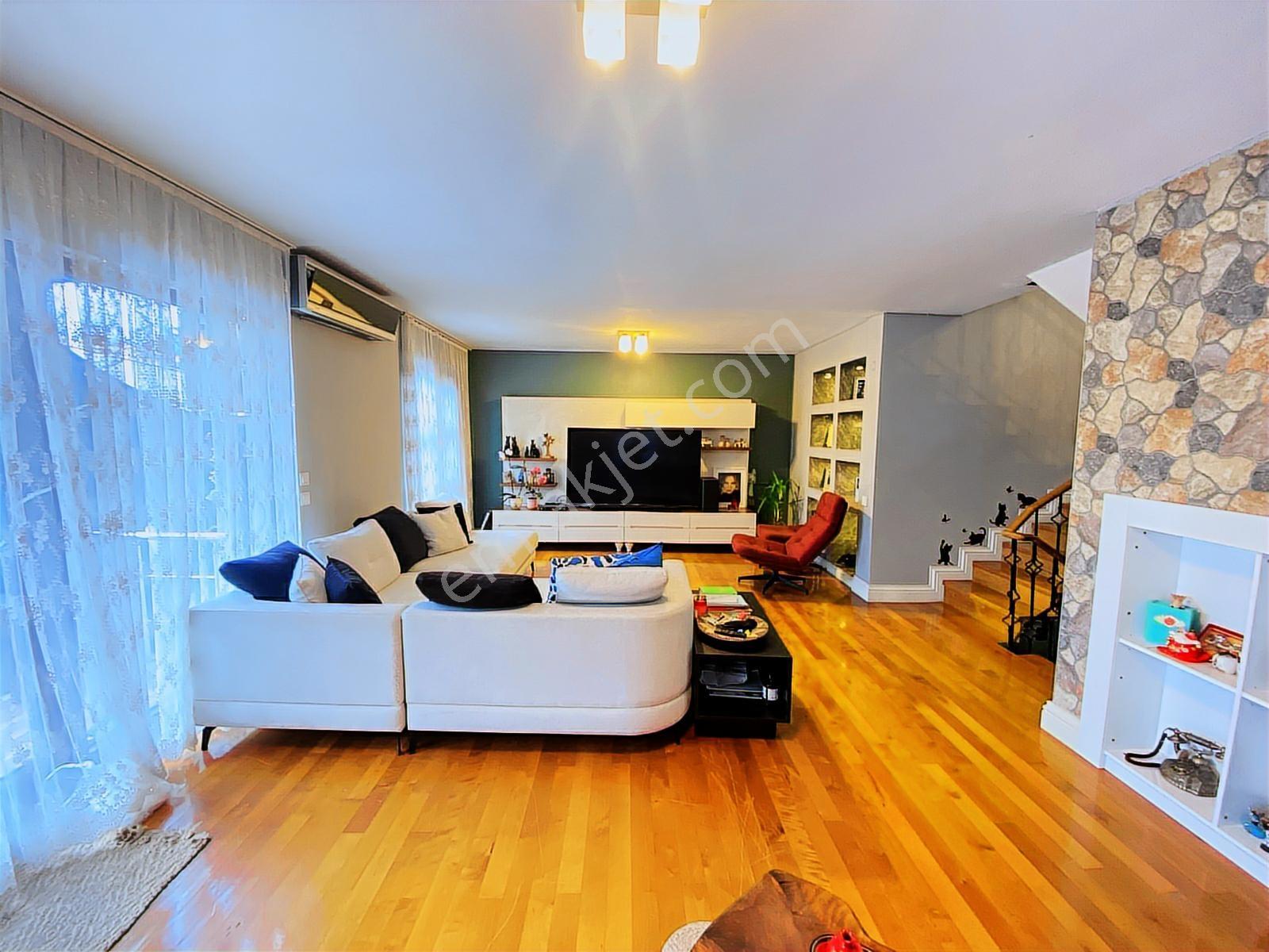 Özlem Aksu.sinpaş Aqua Manors Müstakil Havuzlu Satılık 5+3 Villa - Görsel 2
