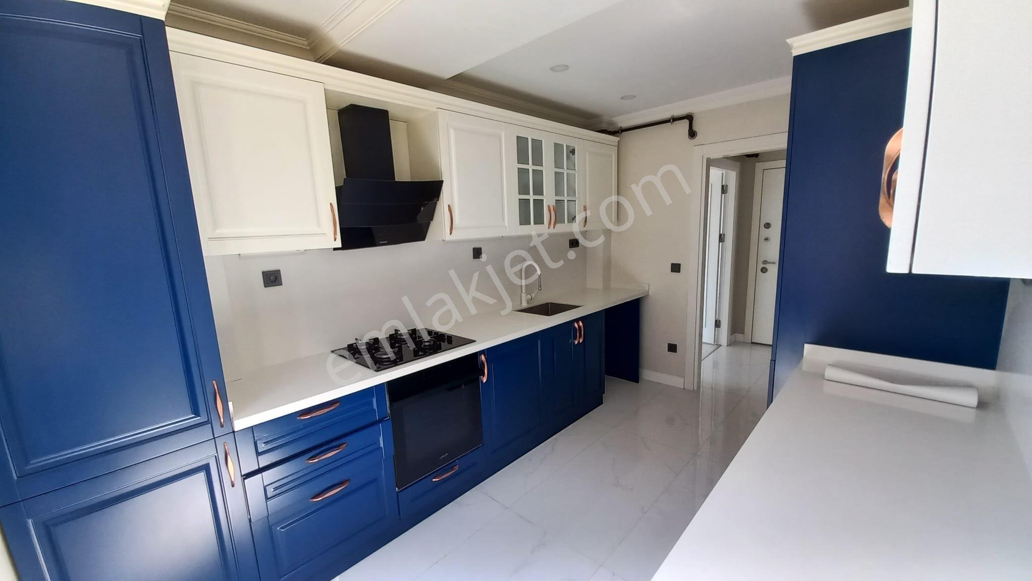 Çengelköy 'de Boğaz Manzaralı 3 Yıllık Binada Kiralık 3+1 Daire - Görsel 9