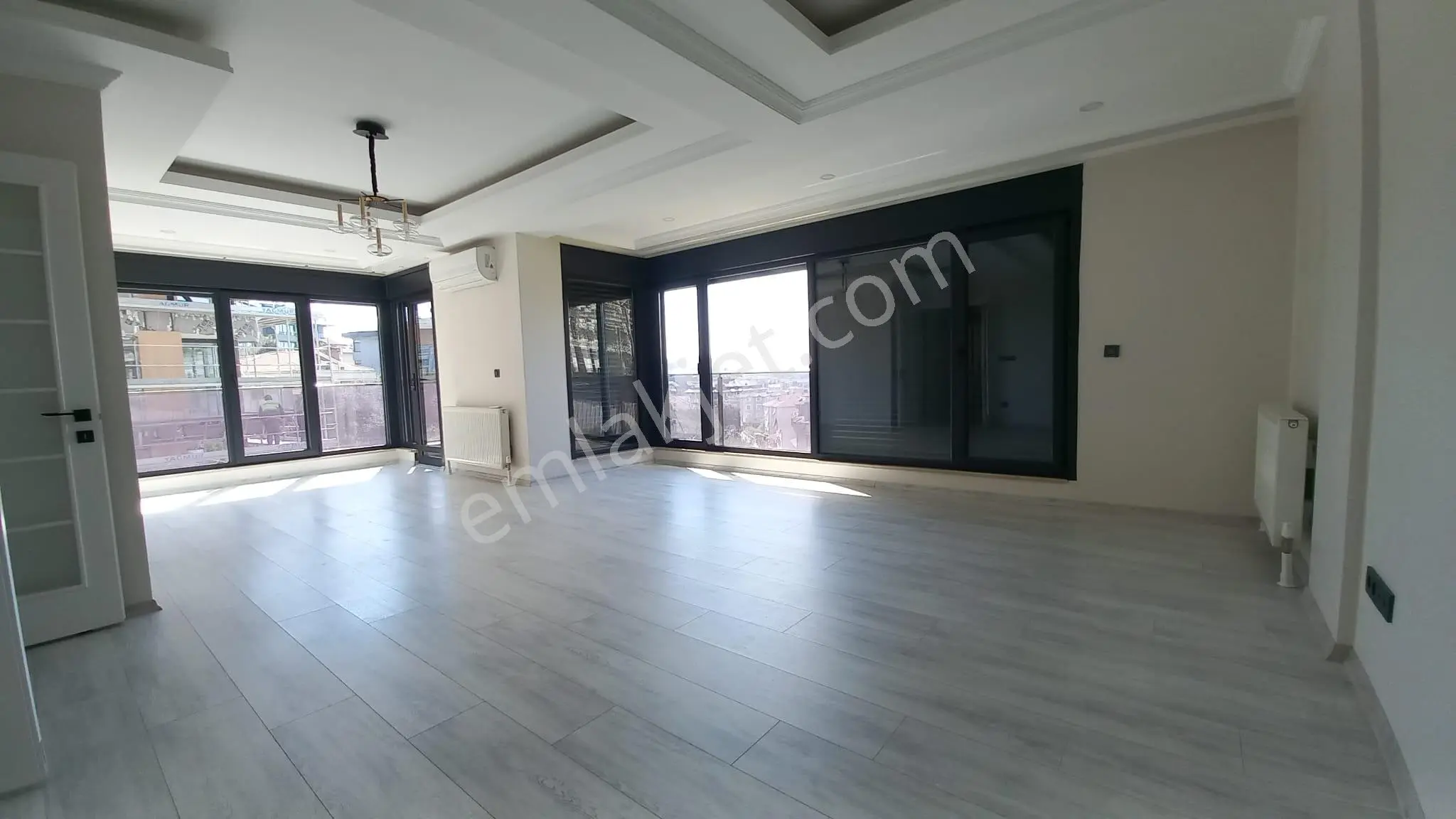 Çengelköy 'de Boğaz Manzaralı 3 Yıllık Binada Kiralık 3+1 Daire - Görsel 2