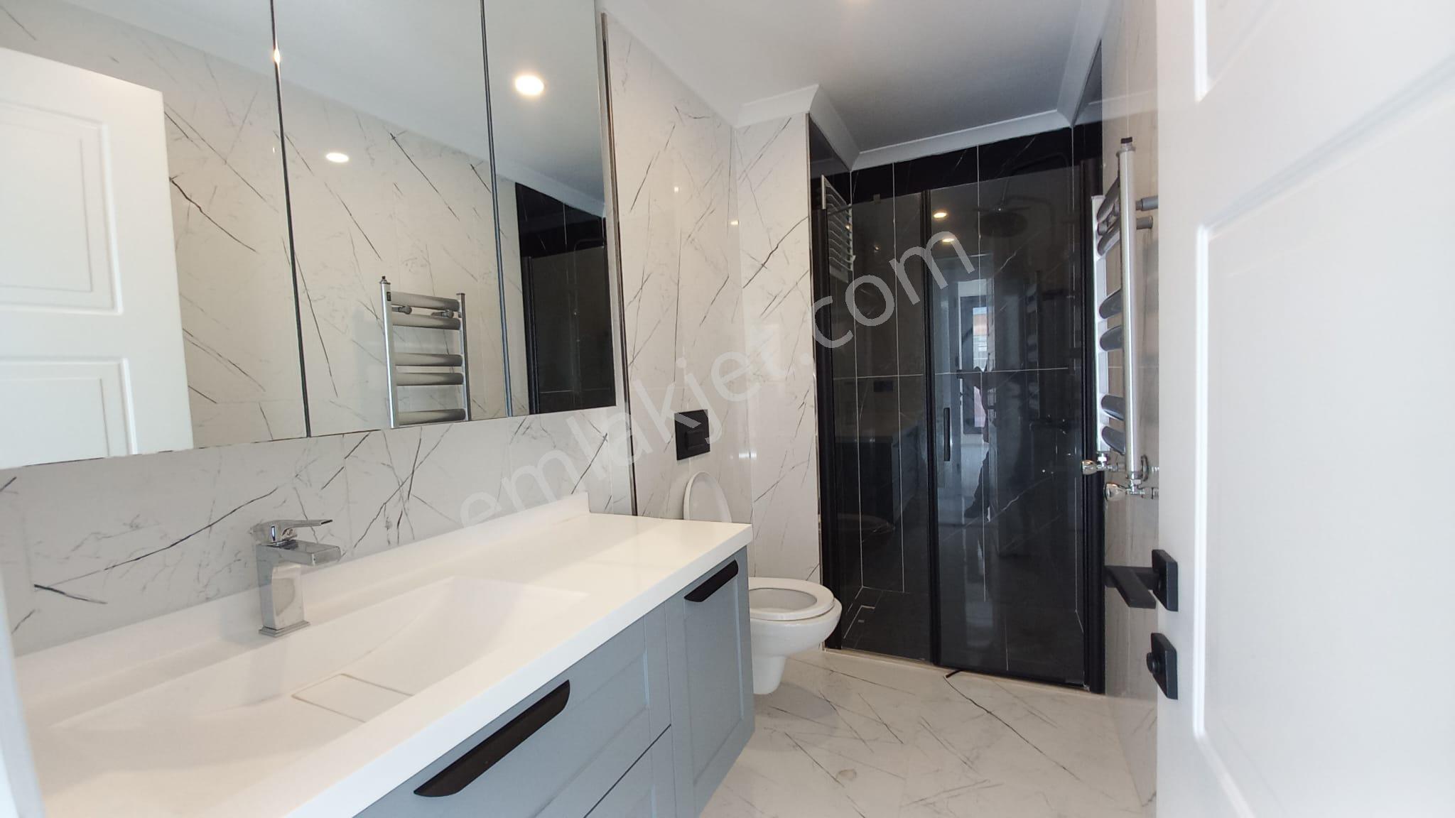 Çengelköy 'de Boğaz Manzaralı 3 Yıllık Binada Kiralık 3+1 Daire - Görsel 22