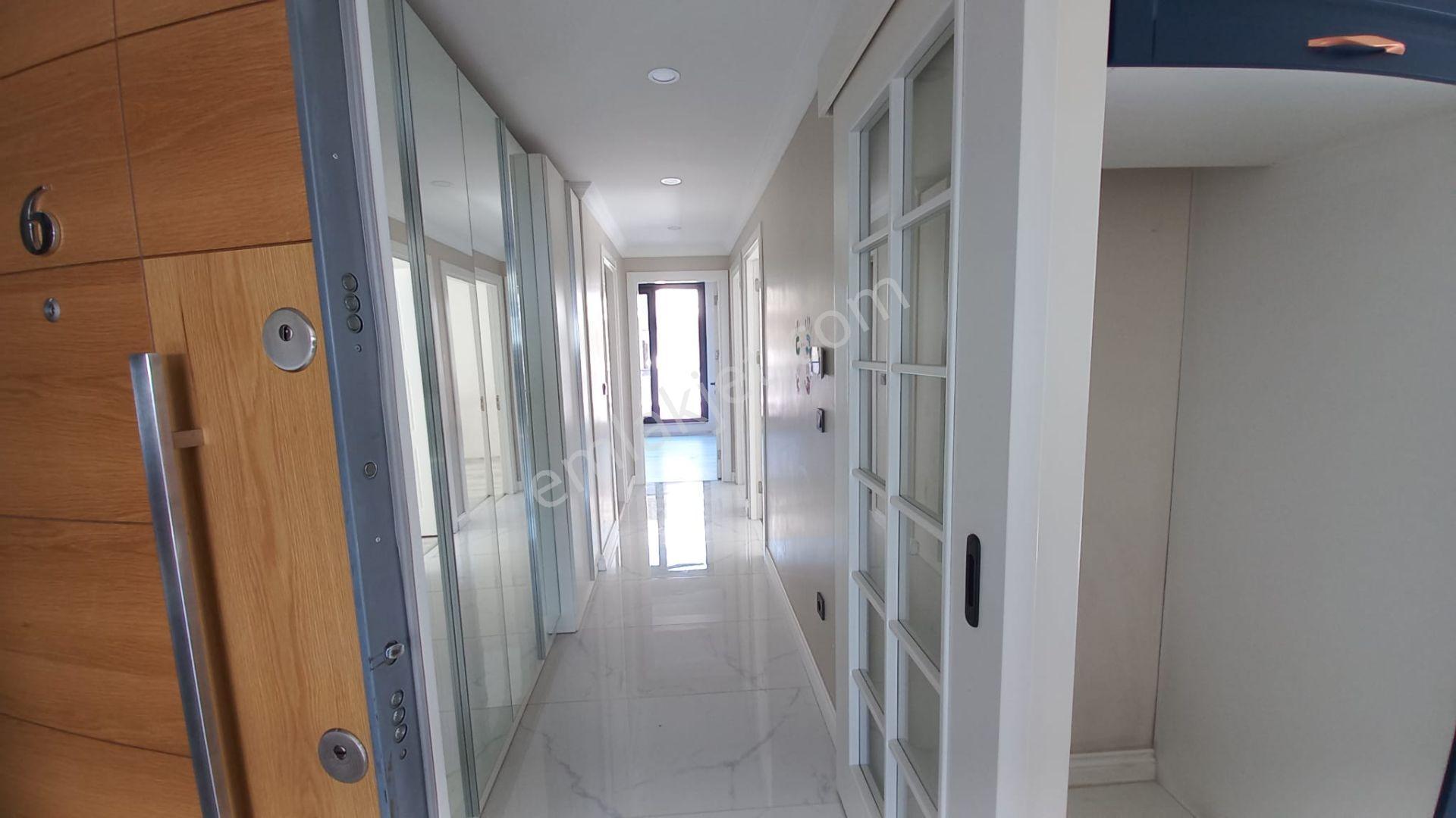 Çengelköy 'de Boğaz Manzaralı 3 Yıllık Binada Kiralık 3+1 Daire - Görsel 23