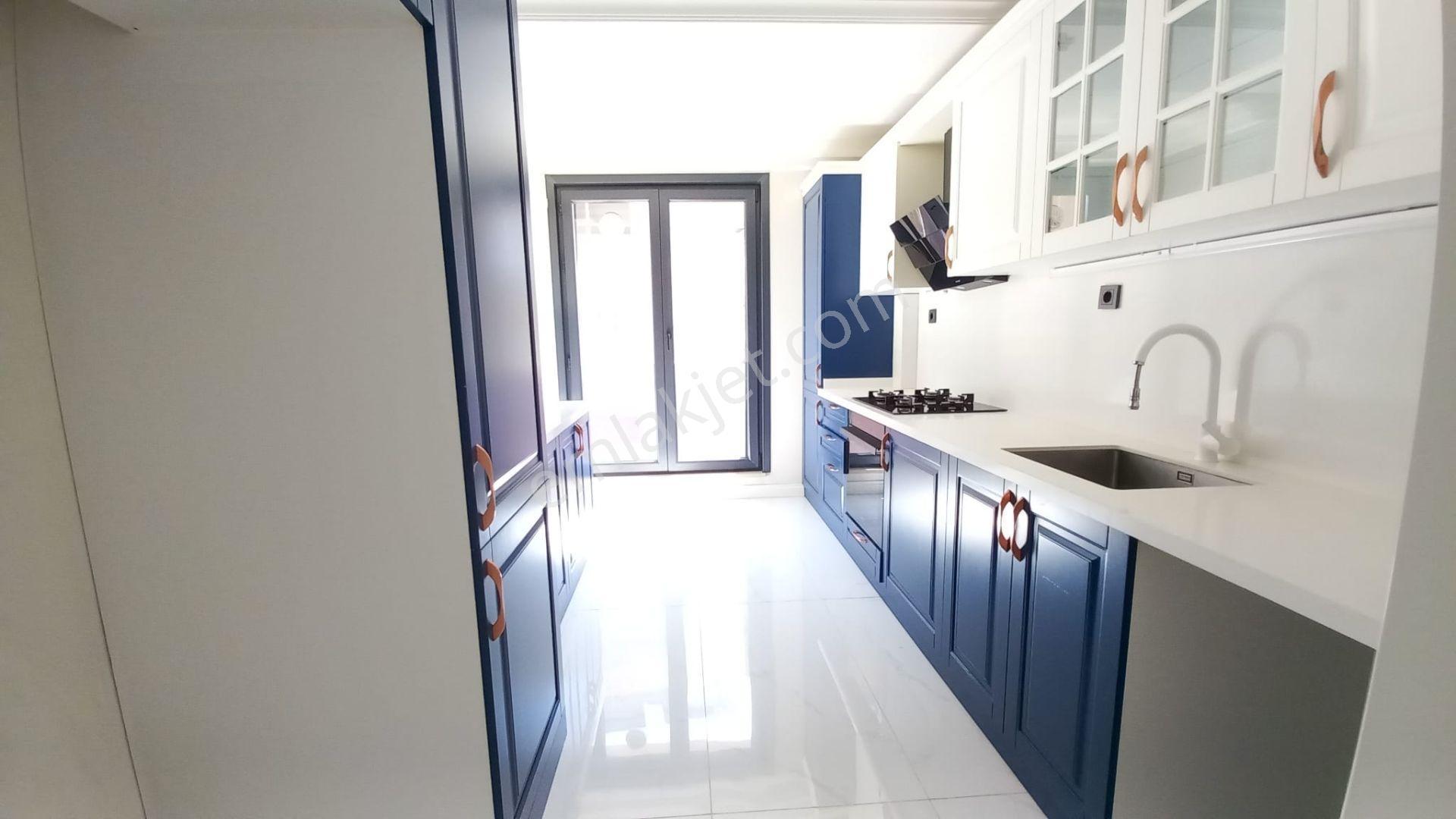 Çengelköy 'de Boğaz Manzaralı 3 Yıllık Binada Kiralık 3+1 Daire - Görsel 10