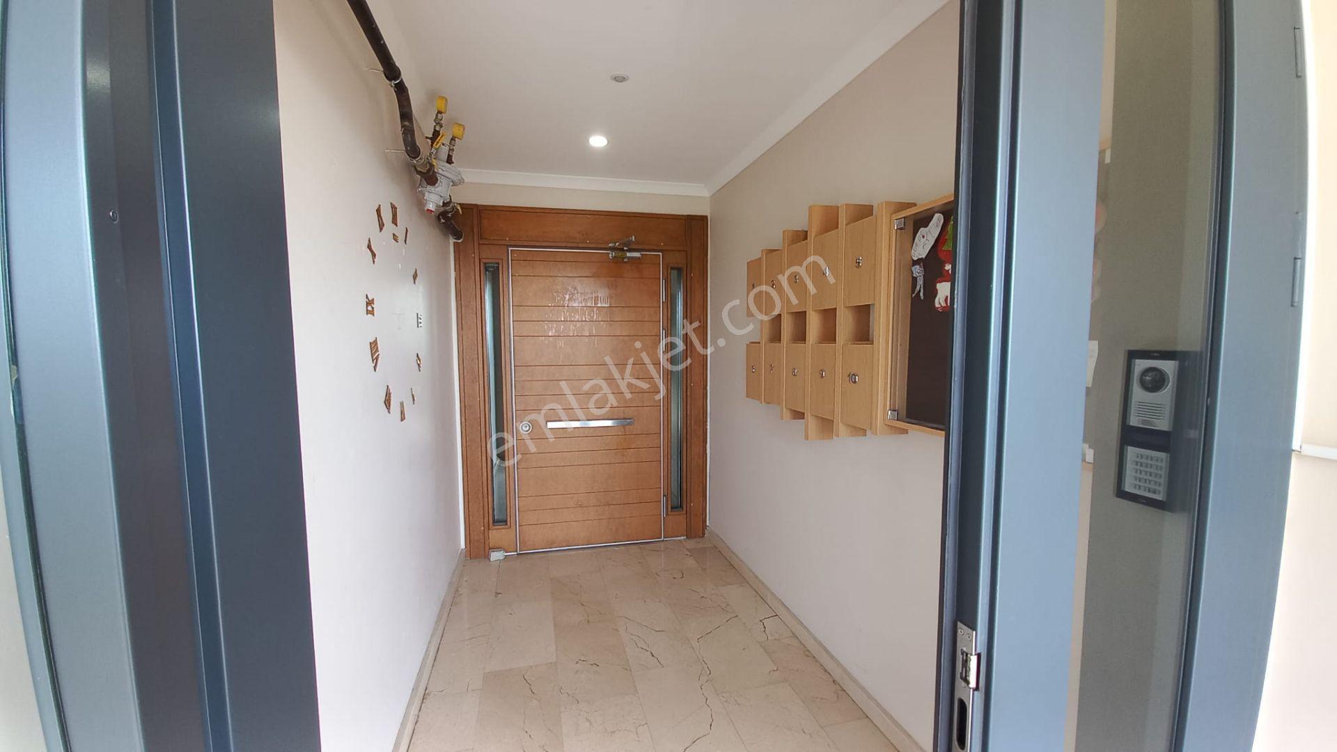 Çengelköy 'de Boğaz Manzaralı 3 Yıllık Binada Kiralık 3+1 Daire - Görsel 25