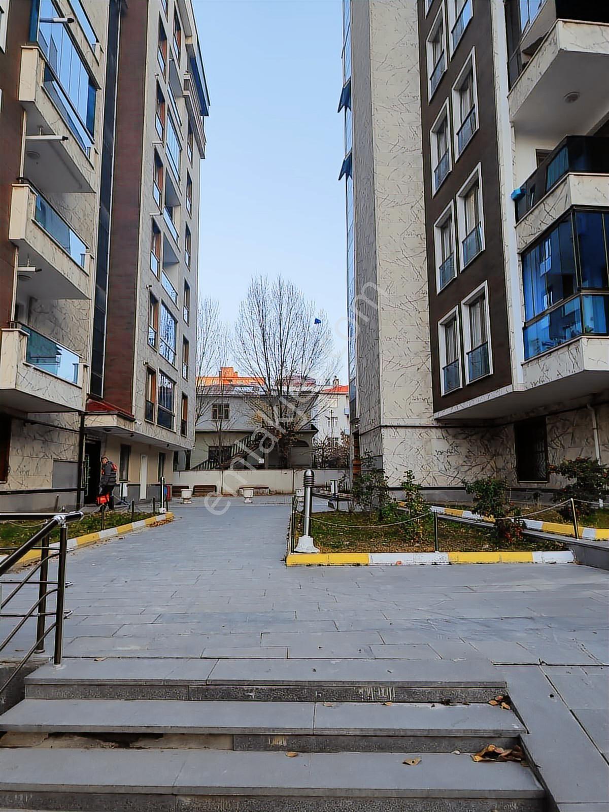 Hazar Gayrimenkulden Tekin Park Evlerinde 4+1 Lüx Daire - Görsel 15
