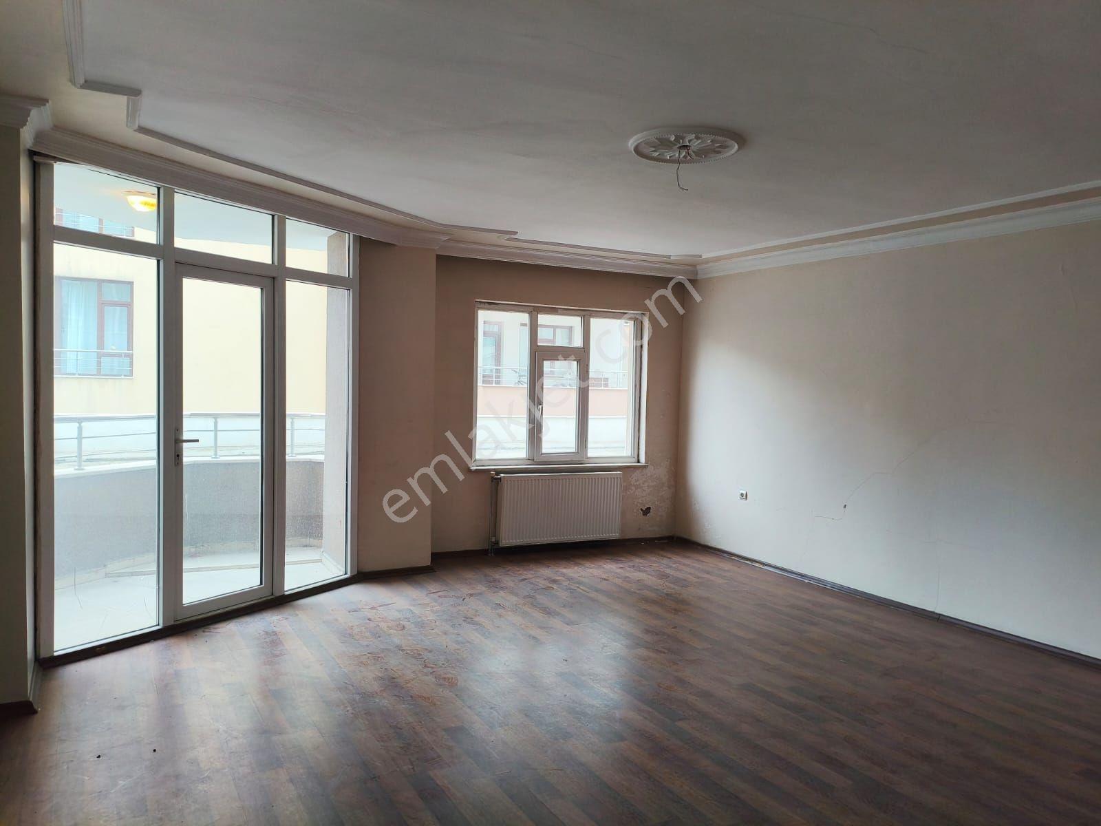 Alipaşa'da 220 M2 Güney Batı Cephe 4+1 Daire