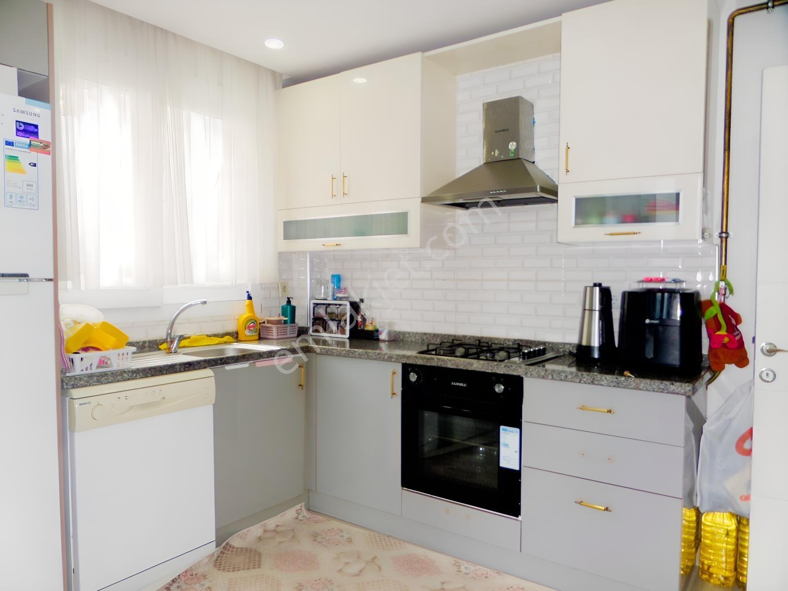 3+1 Kapalı Mutfaklı Kapalı Oto Park Mevcut . G.b.k Cephe