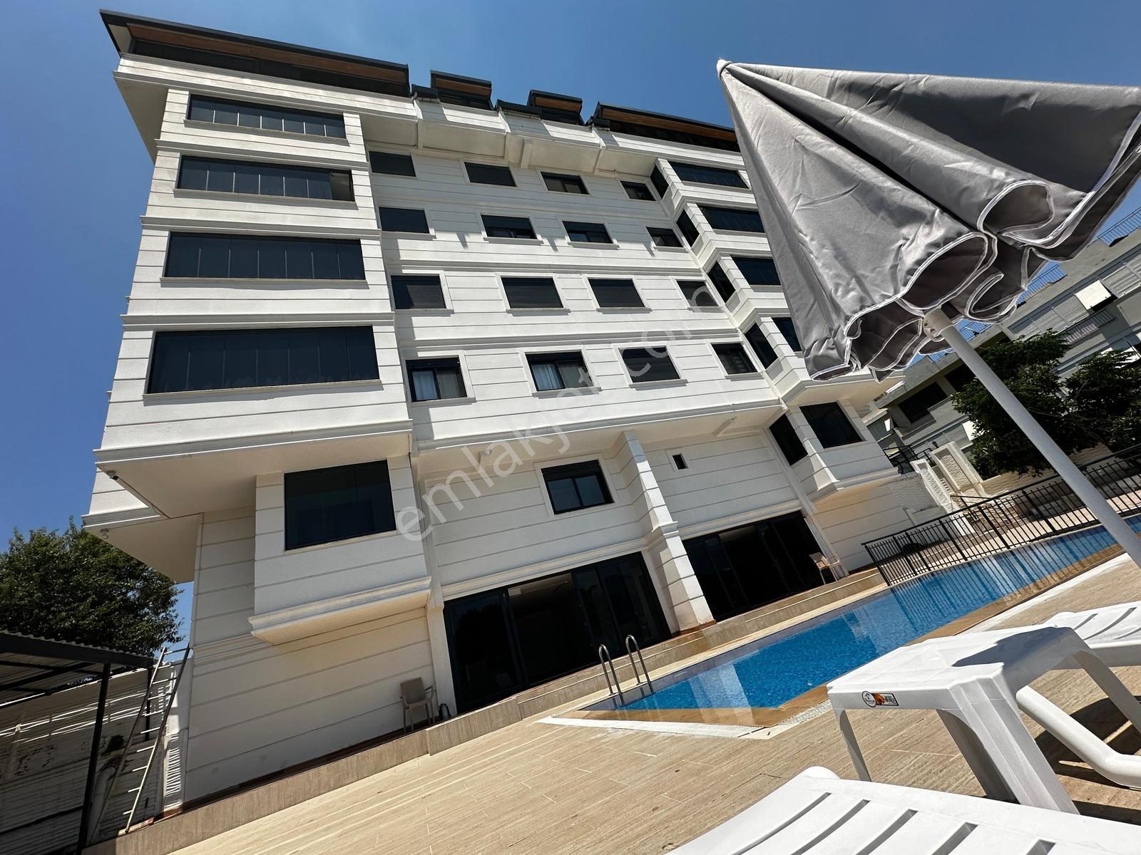 Uygun Fiyata Denız Yoluna 50 Metre Genış Cam Balkonlu 2+1