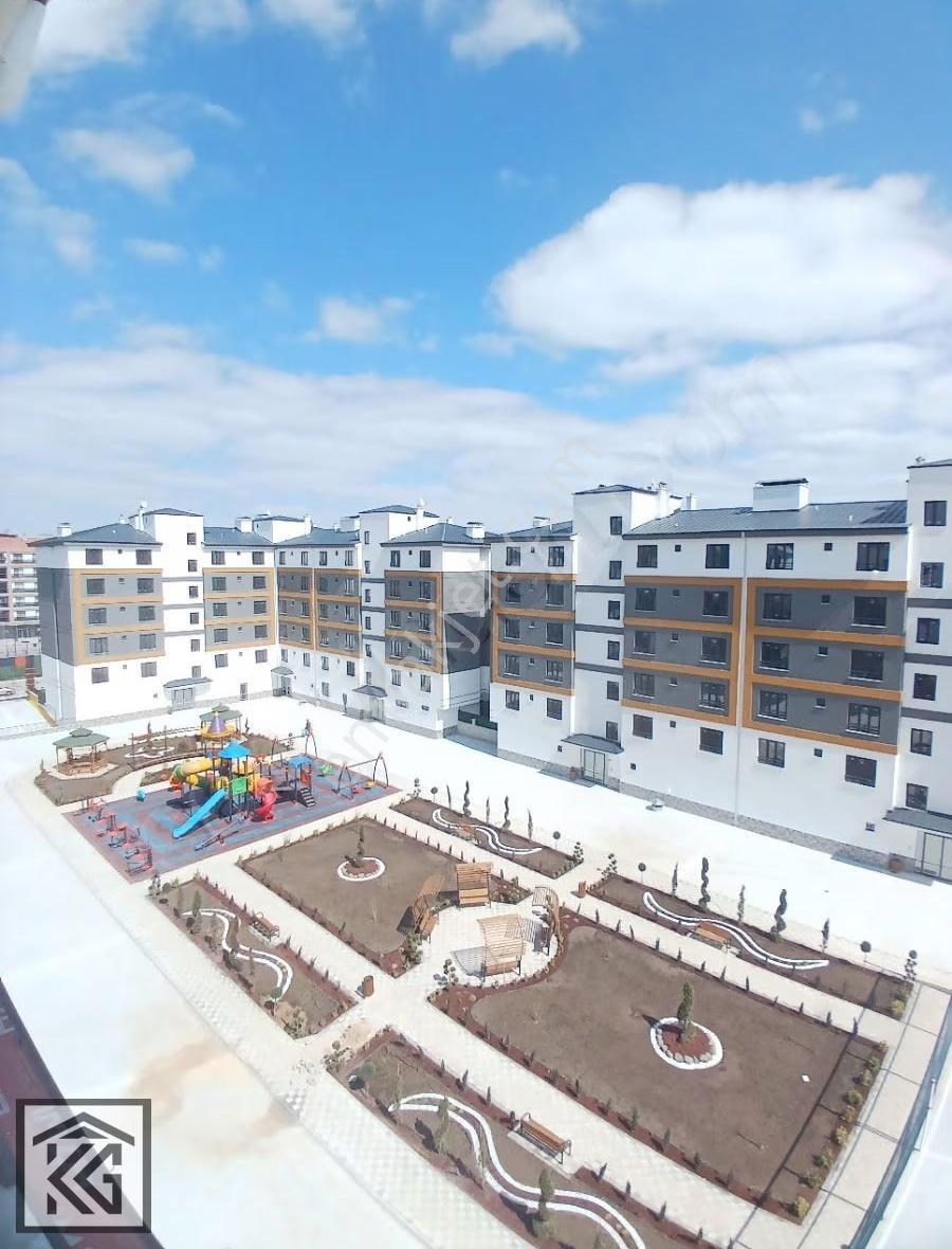 Kocalardan Adliye Şehir Hastanesi Karşısı Site İçi Geniş 2+1