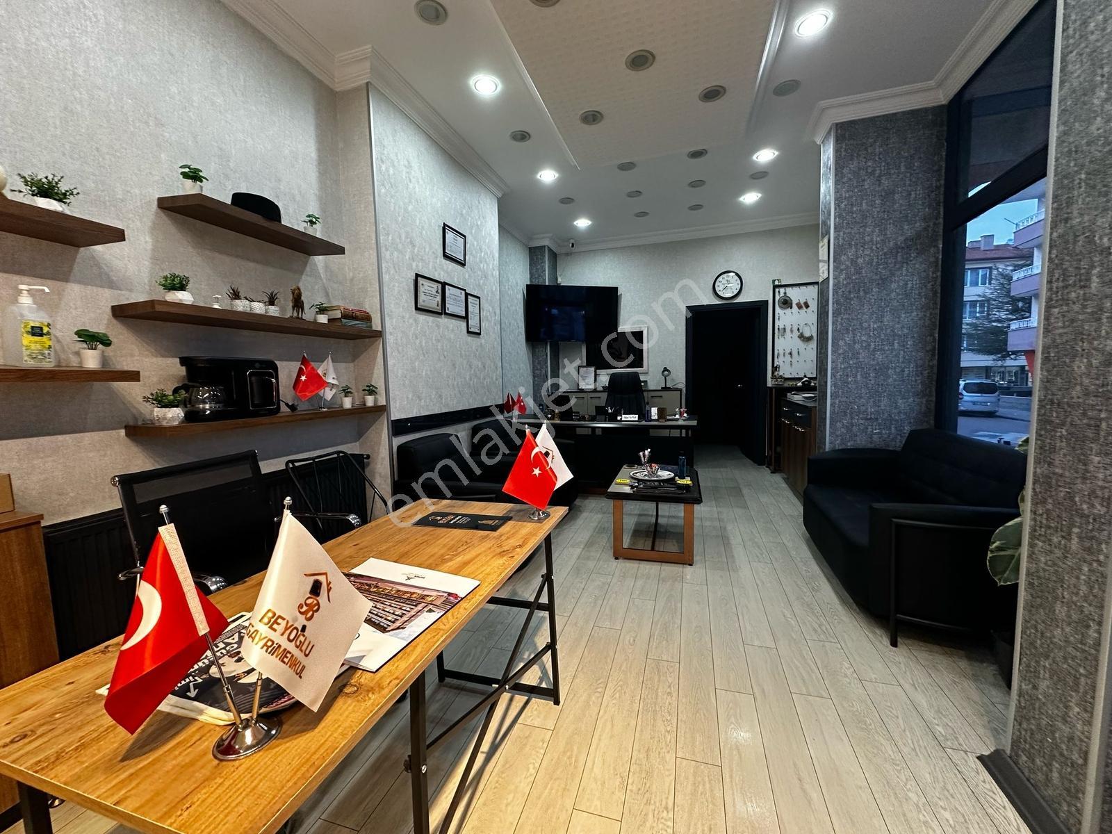 Beyoğlu'ndan Yapılaşmanın İçinde Cadde Cephe 250m2 Satılık Arsa - Görsel 5