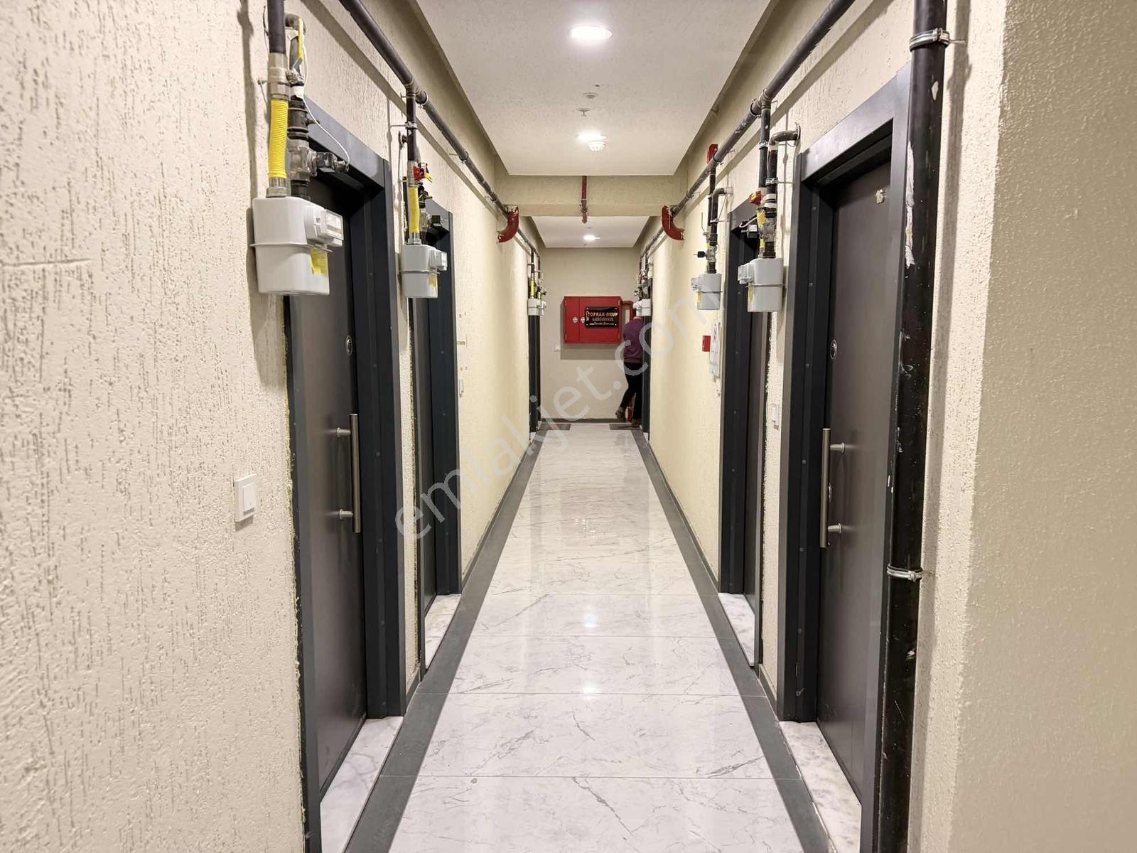 Adapazarı Çeşme Meydanında Ana Cadde Üzerinde Sıfır Ofis - Görsel 32