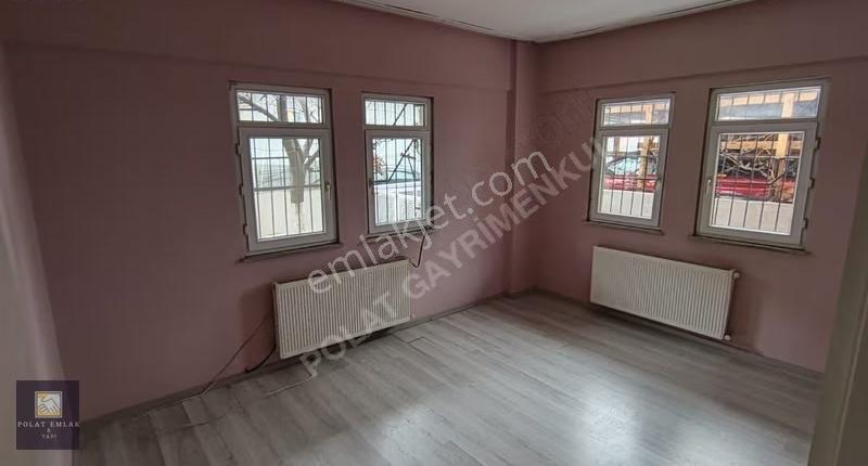 Kiralık Daire 2+1 Giriş Kat Bahçe Kullanımlı Geniş Daire