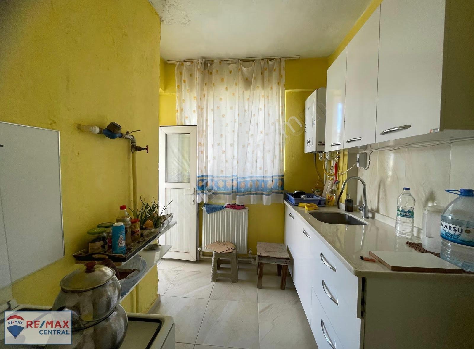 Re/max Central'dan Gülyurt Mah. Köşebaşında Satılık 2+1 Daire - Görsel 2