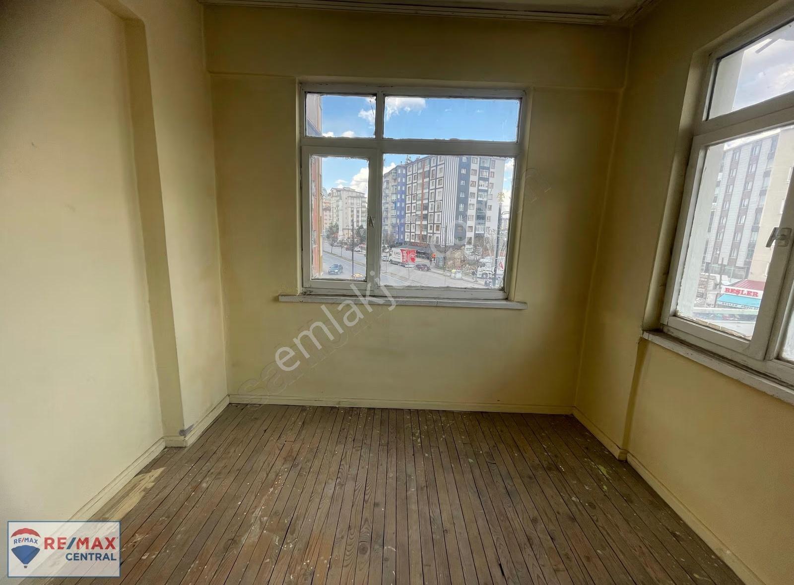 Re/max Central'dan Gülyurt Mah. Güney Cepheli 2+1 Satılık Daire - Görsel 8