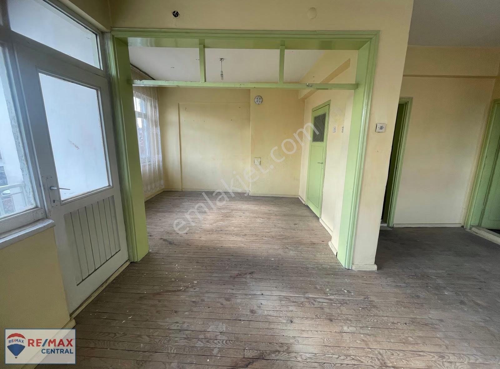 Re/max Central'dan Gülyurt Mah. Güney Cepheli 2+1 Satılık Daire - Görsel 9