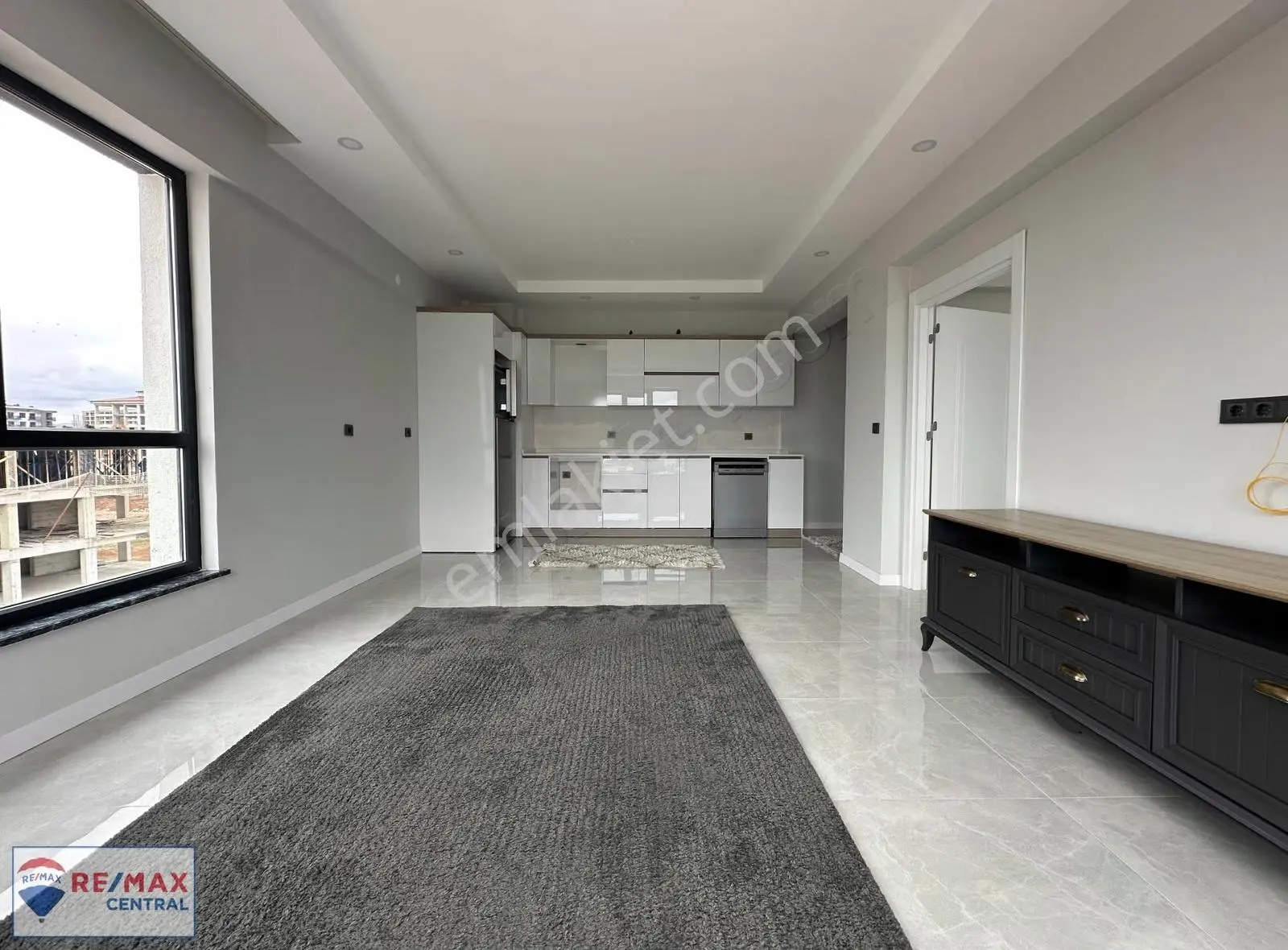 Re/max Central'dan C.üniv.'de 2+1(a.mutfak) Lüks Eşyalı Kiralık - Görsel 4