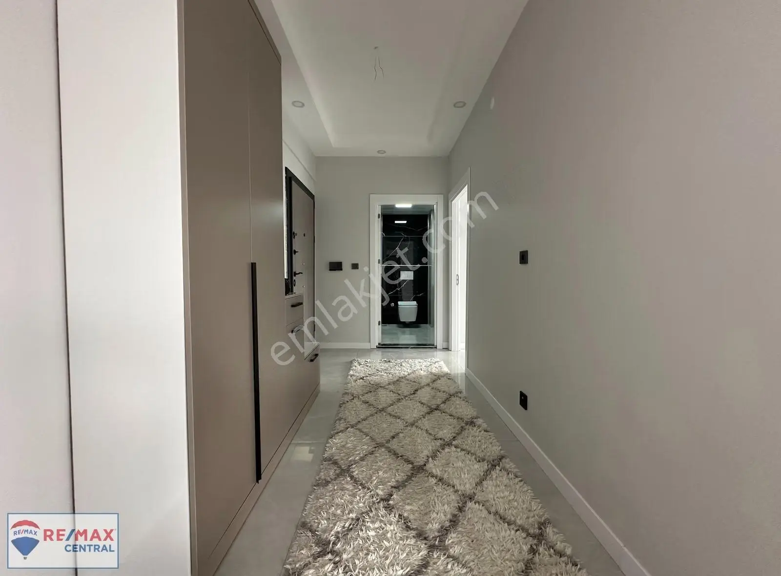 Re/max Central'dan C.üniv.'de 2+1(a.mutfak) Lüks Eşyalı Kiralık - Görsel 23