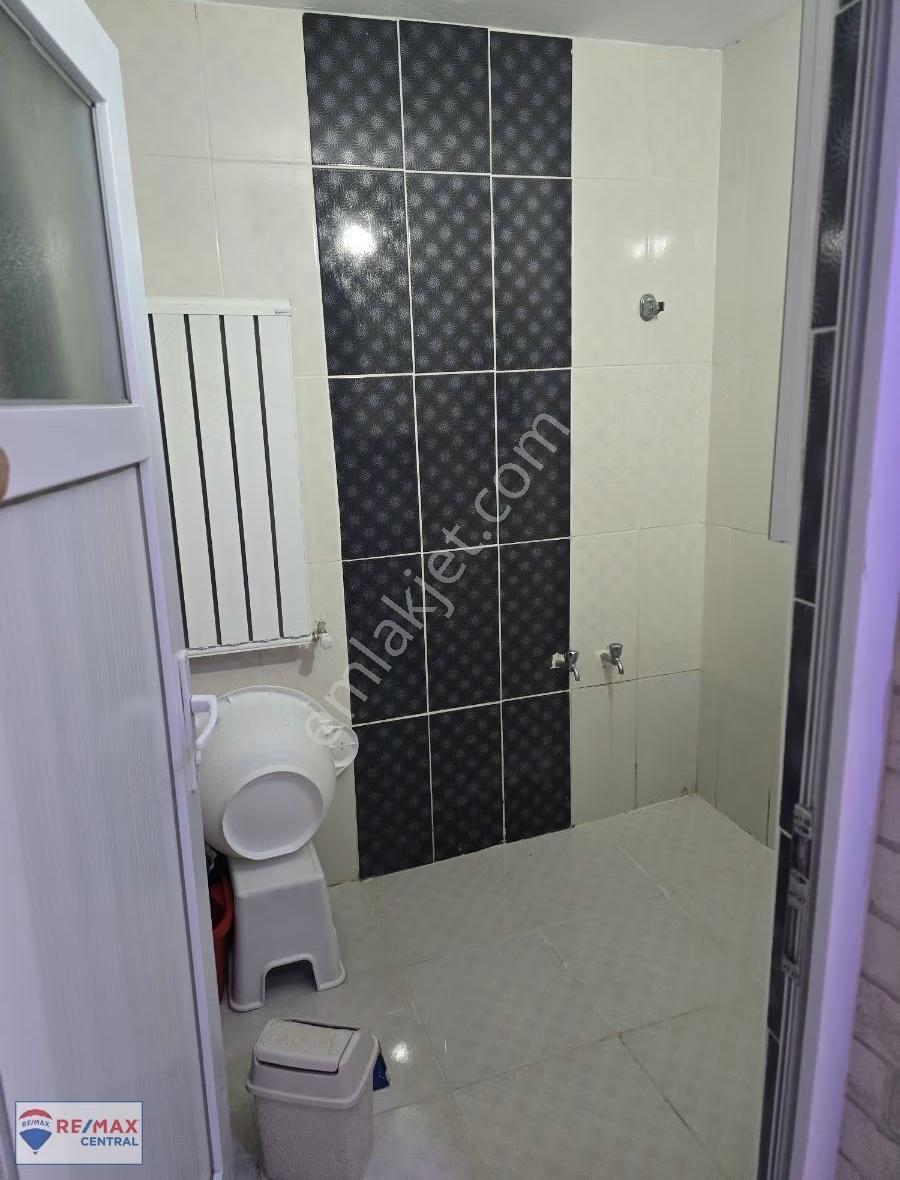 Re/max Central'den Karşıyakada Müstakil Ev - Görsel 3