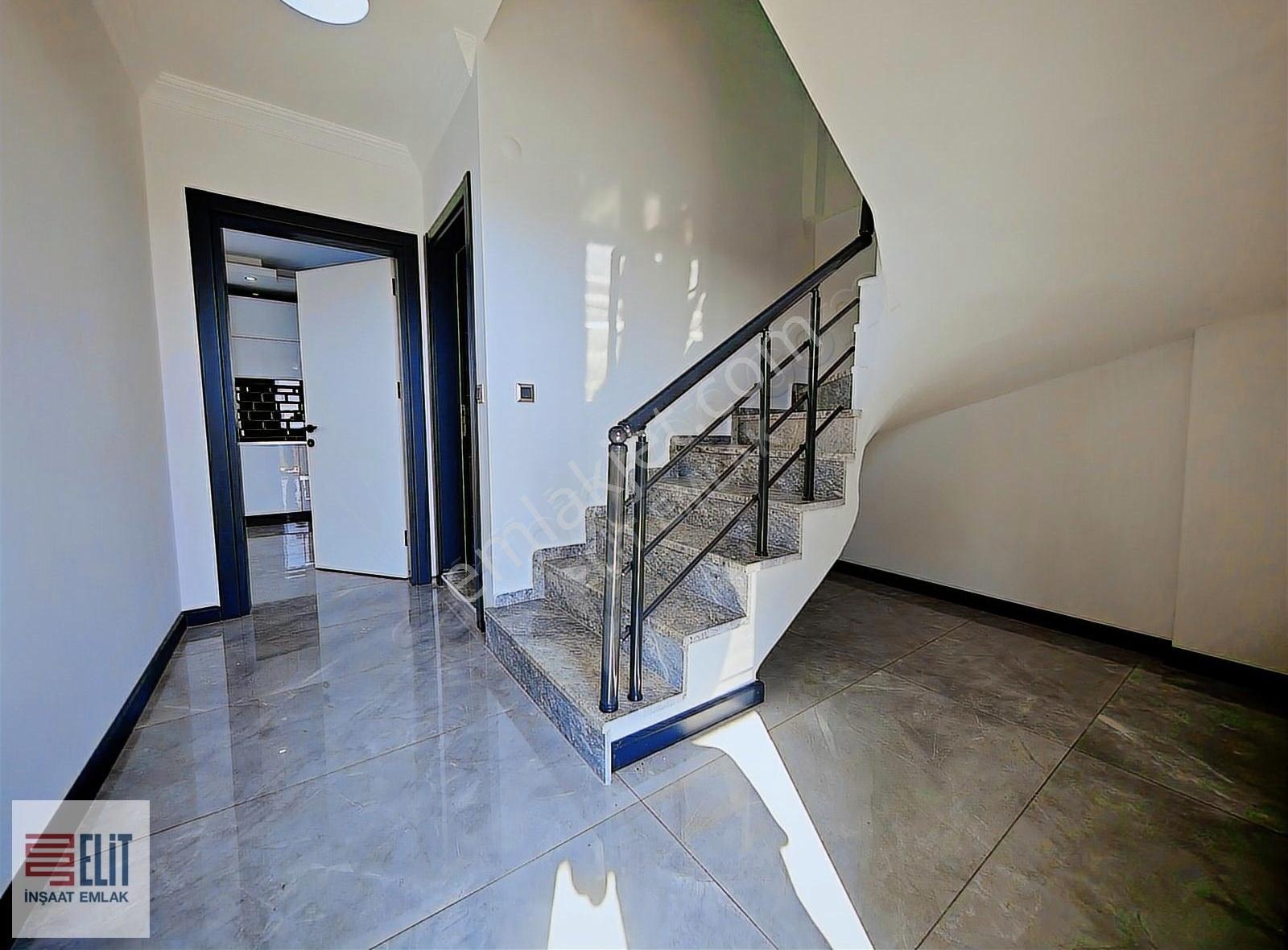 Havuzlu Sitede Lüks Villa - Görsel 3