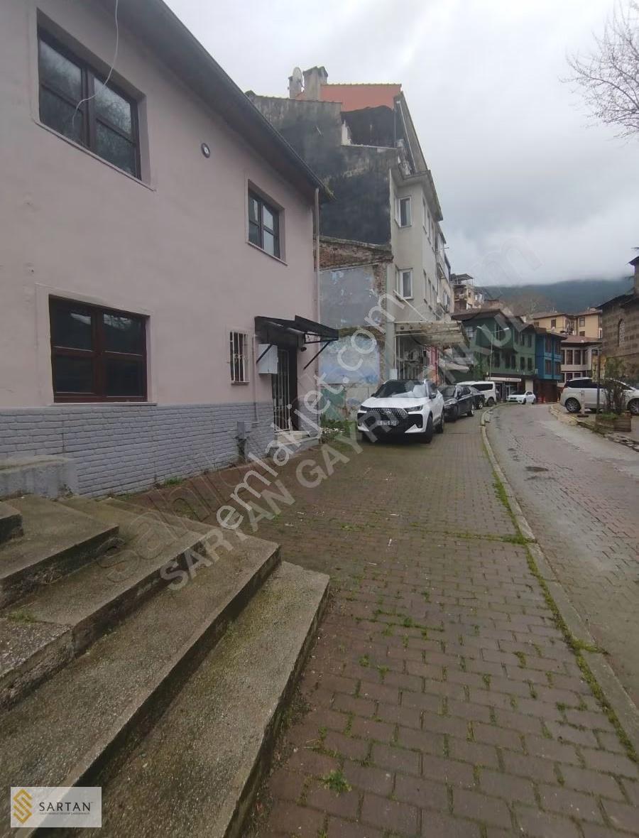 Şehrin Merkezi.. Masrafsız Full Tadilatlı Müstakil Ev..