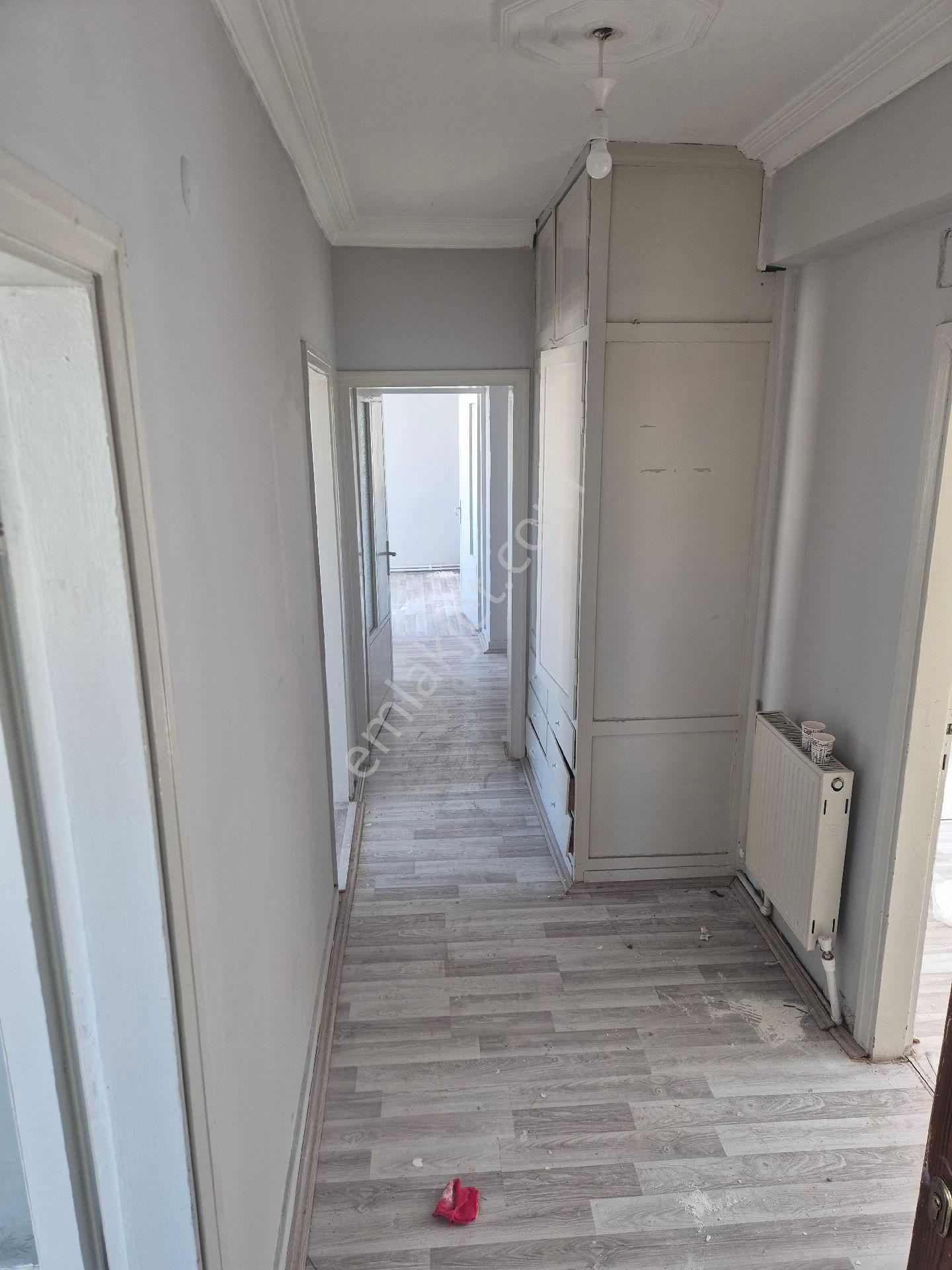 Çarşı Merkezde Kiralık 3+1 Daire - Görsel 3