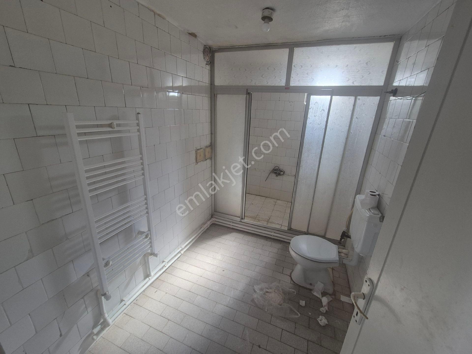 Çarşı Merkezde Kiralık 3+1 Daire - Görsel 13