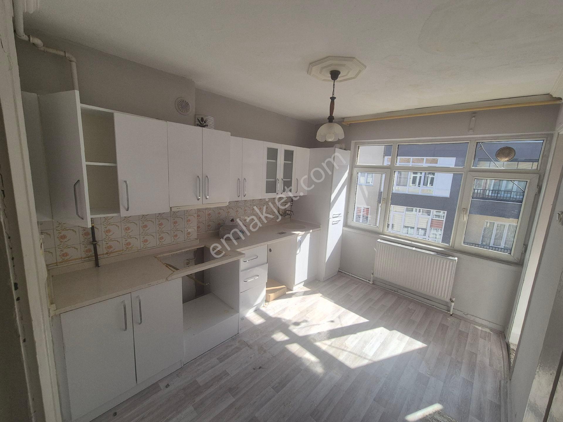 Çarşı Merkezde Kiralık 3+1 Daire
