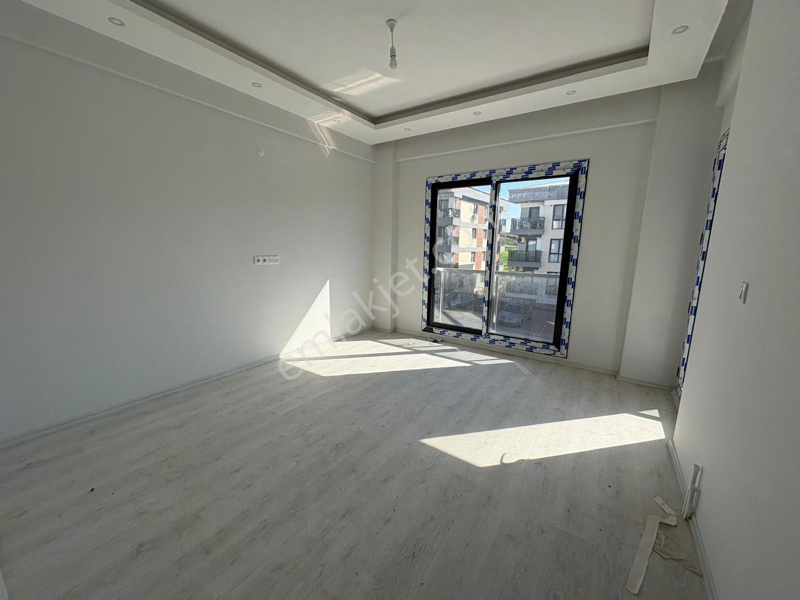 Fen Bilimleri Okulunun Orada 2+1 Kapalı Mutfak Sıfır Arakat
