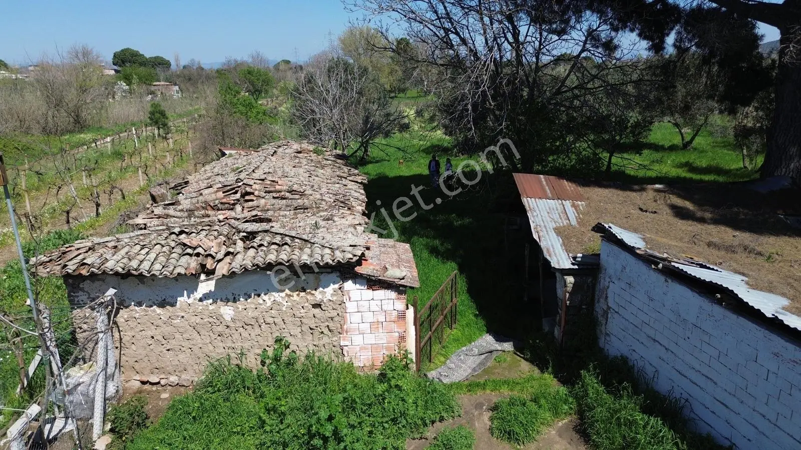 Bergama Atatürk Mahallesinde Bağlar'da Satılık 4.560m2 Bağ - Görsel 3