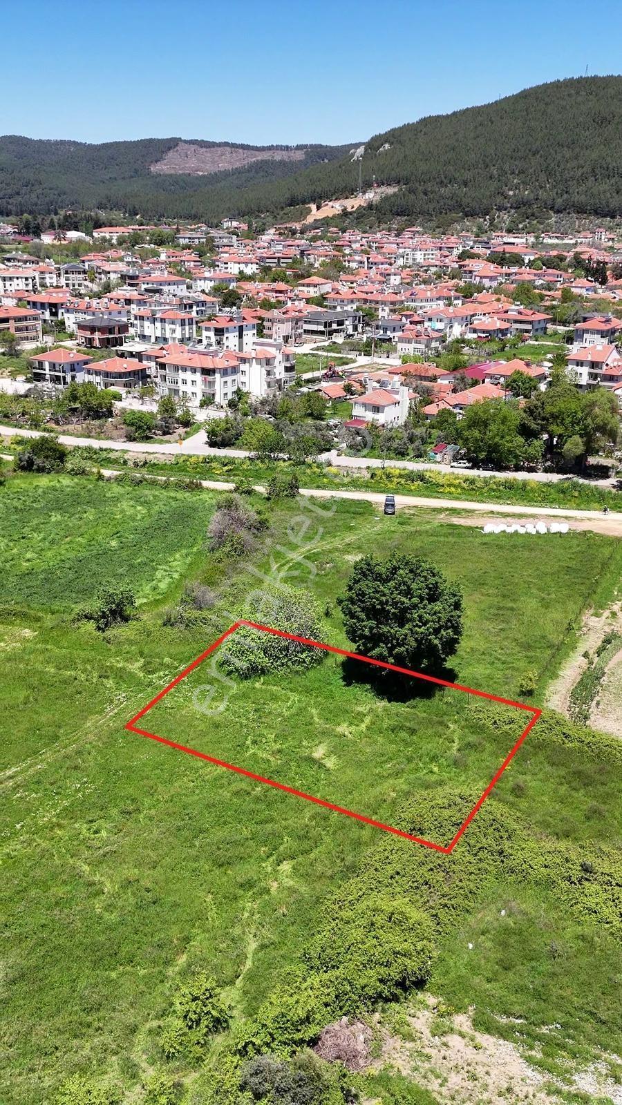 Ula Merkezde Satılık 3 Kat İmarlı Arsa