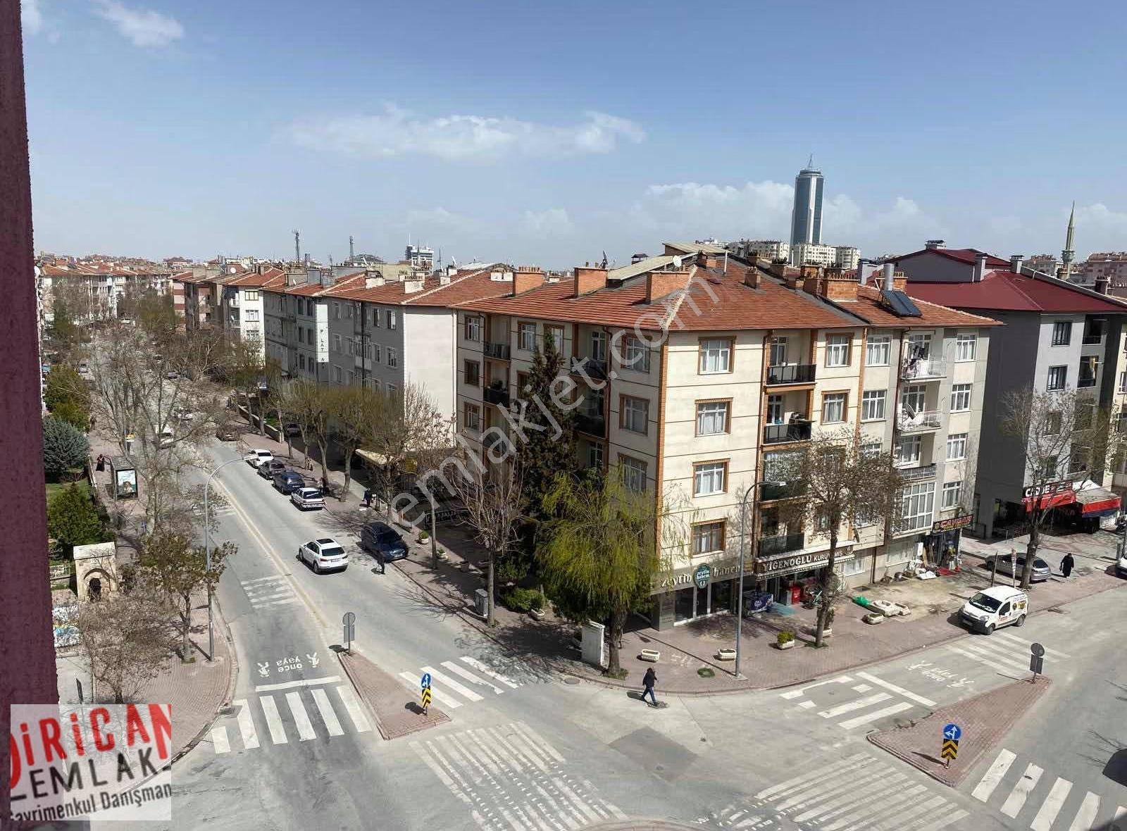Dirican Dan Işıklar Mah.bakımlı Asansörlü Otoparklı 3+1 - Görsel 32
