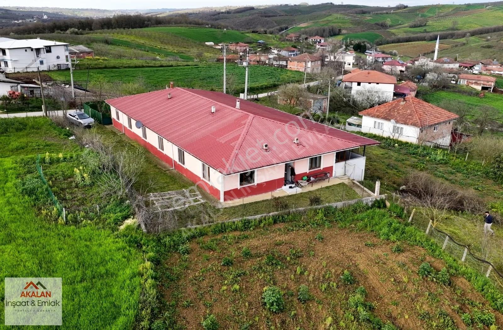 3.520 M2 Arsa İçinde, 3 Ayrı Bitişik Konumda Müstakil Ev