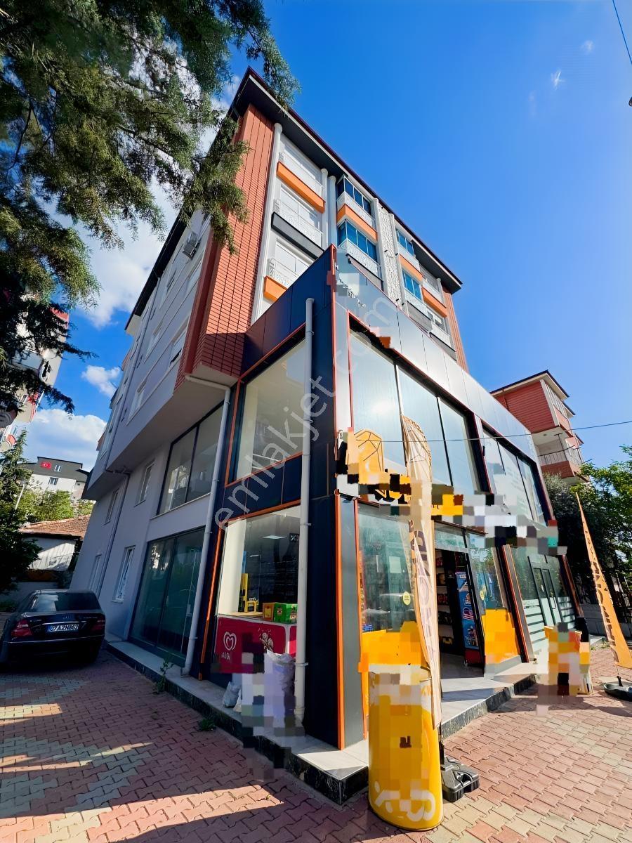 İşlek Caddede Vitrin Değeri Yüksek 250 M2 Kiracılı Dükkan - Görsel 10