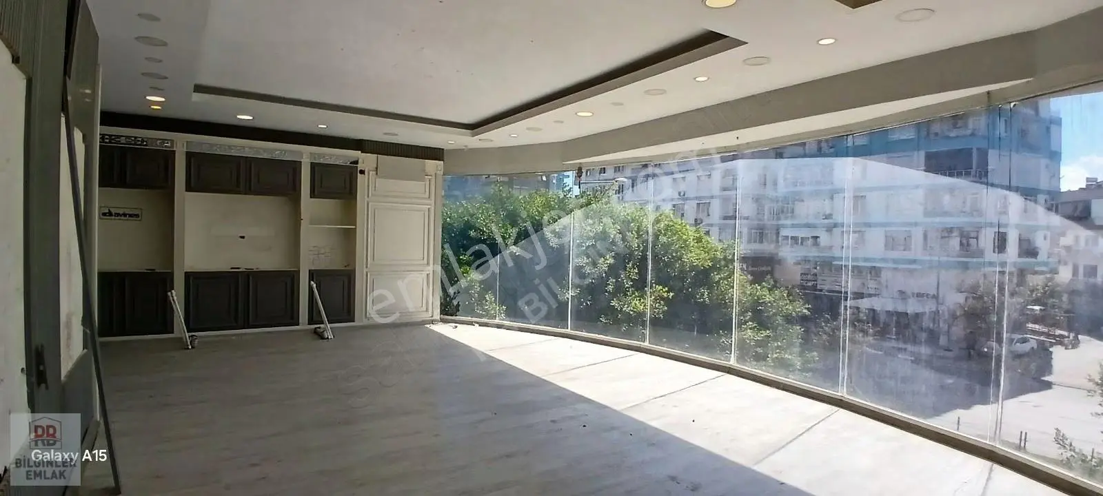 Muratpaşa Mevlana Cad. Üzeri Kiralık 3+1 Dükkan