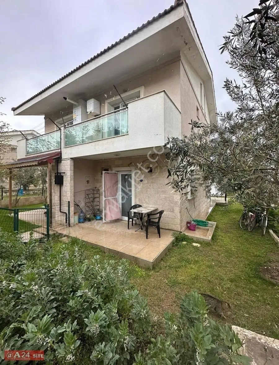 A24 Site Emlak ;seferihisar Akarca Geniş Bahçeli Satılık Villa - Görsel 2