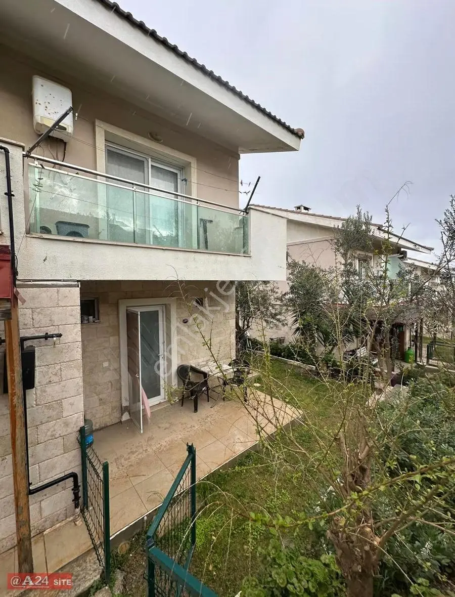 A24 Site Emlak ;seferihisar Akarca Geniş Bahçeli Satılık Villa - Görsel 4