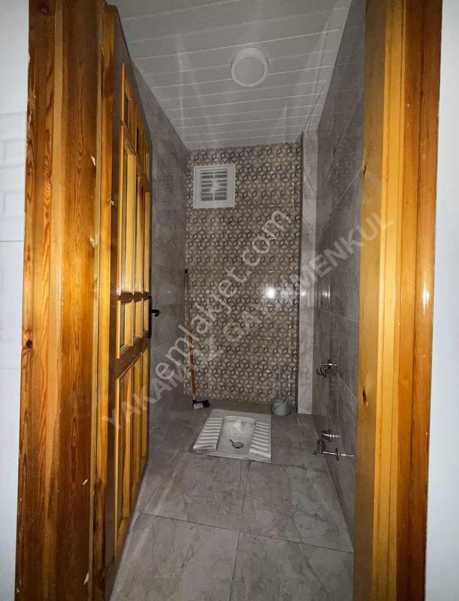 Yakamoz Gayrimenkulden Etem Tarıkahya İş Merkezinde Kiralık Ofis