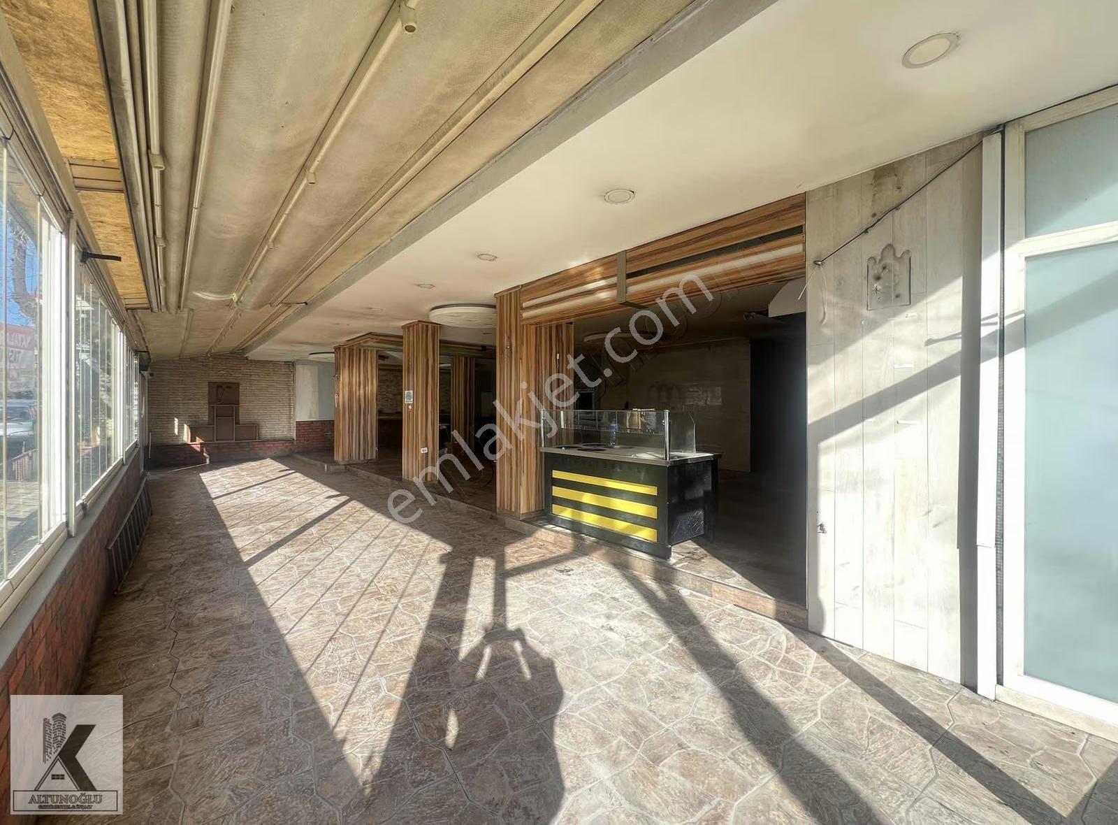Altunoğlu"ndan 300m2 Meşrutiyet Caddesi Üzerinde Depolu Dükkan - Görsel 5