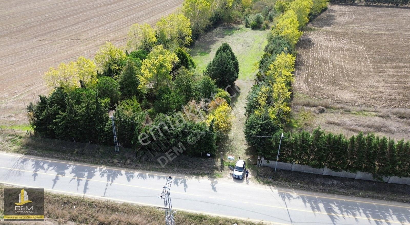Çatalca Elbasanda Ana Cadde Cepheli 8 Dönüm Müstakil Arazi