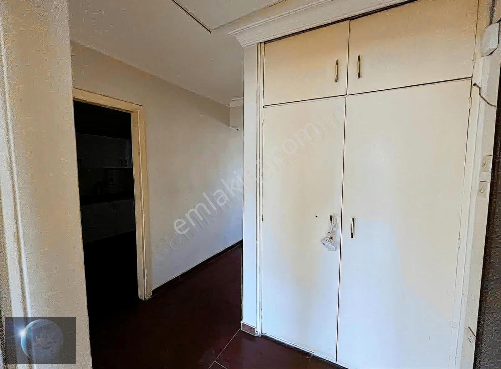Seferihisar Çarşı Merkezinde Satılık 2+1 Arakat Daire - Görsel 35